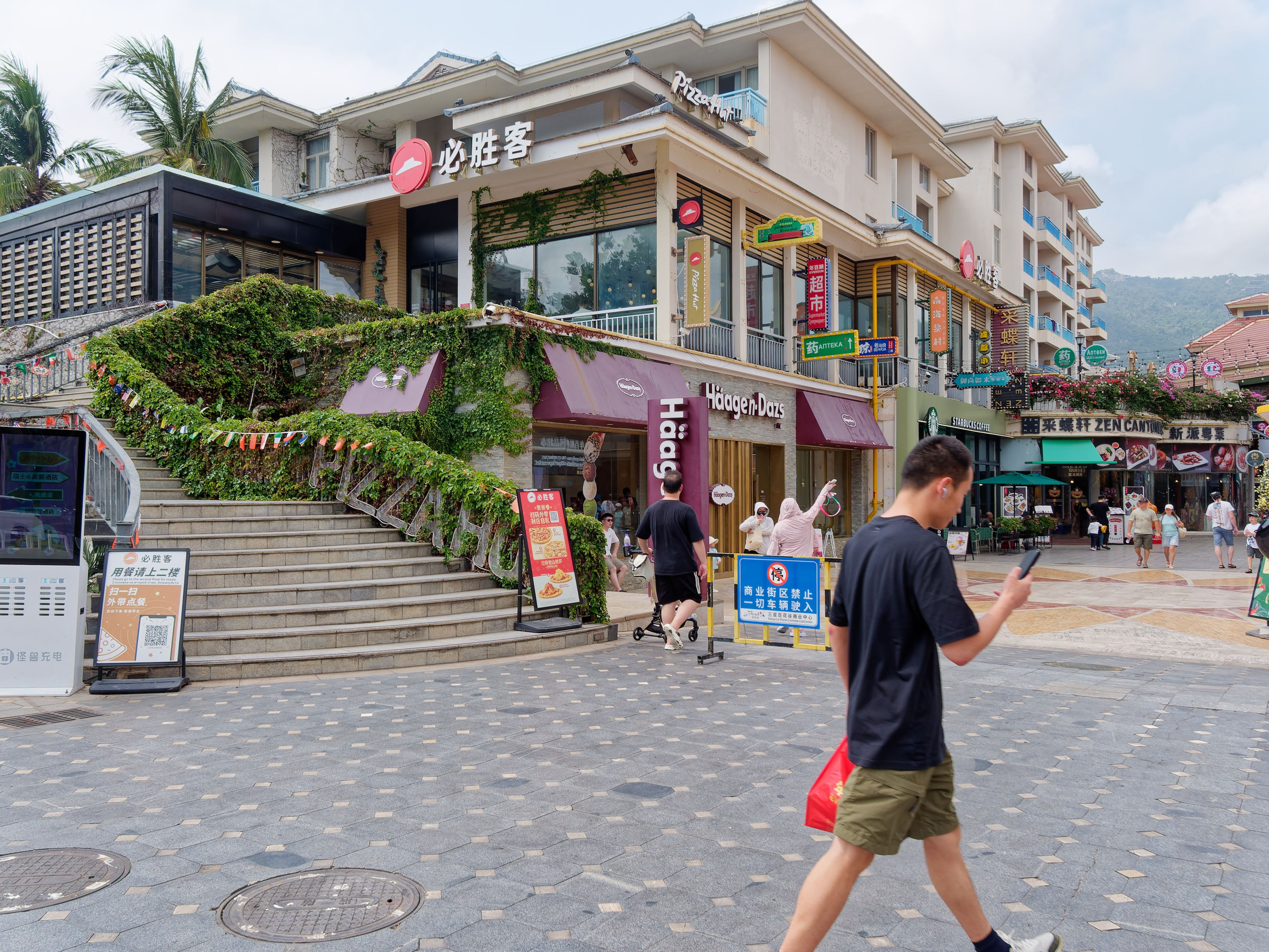 Хайнань 2026, Большой ночной базар в Ялунване. Фотопрогулки по Миру