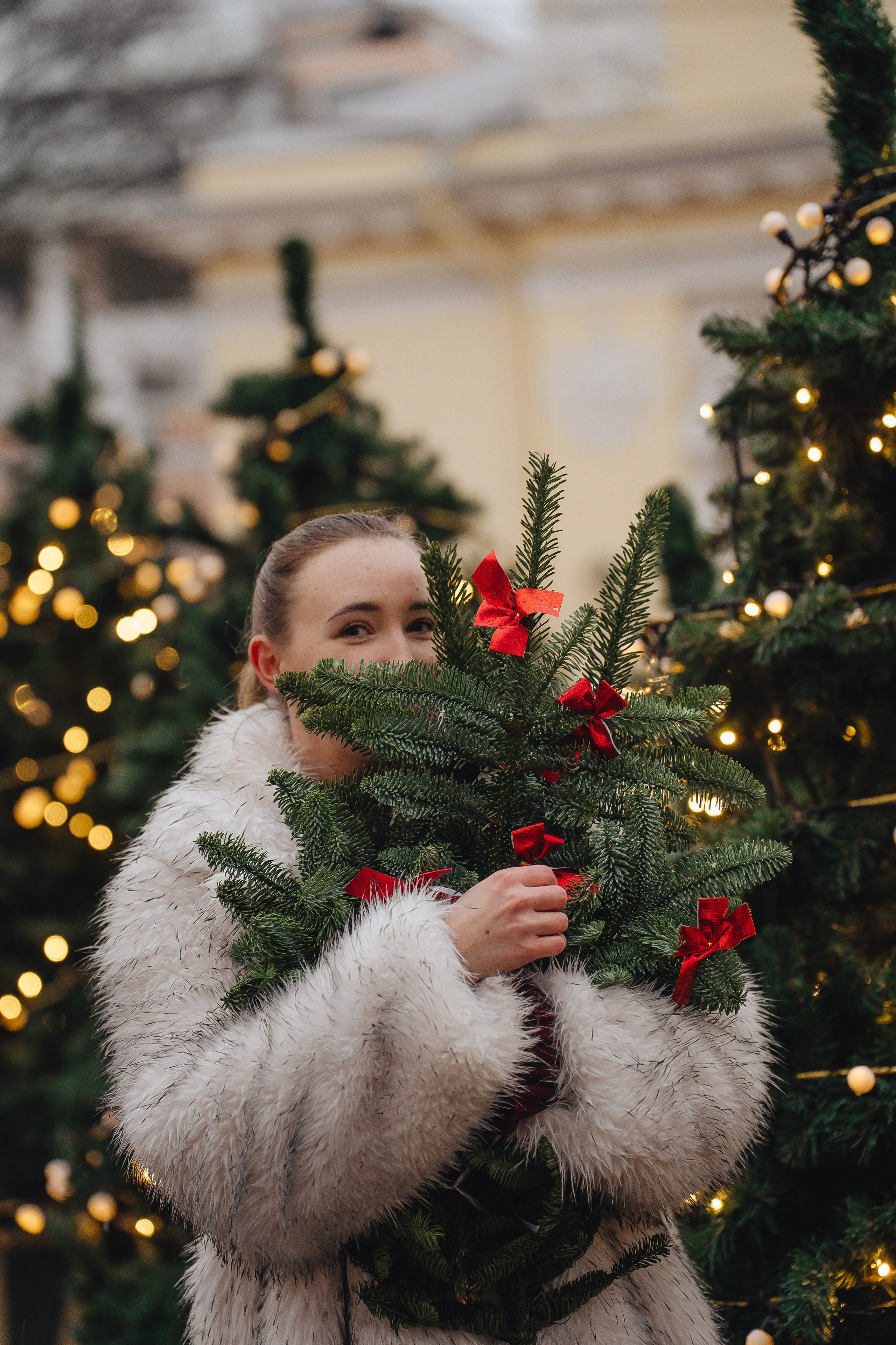 ПРОГУЛКА НА МАНЕЖНОЙ ПЛОЩАДИ ДЛЯ ДЕВУШКИ ПЕРЕД НОВЫМ ГОДОМ (НОВОГОДНЯЯ ФОТОСЕССИИЯ НА МАНЕЖНОЙ ПЛОЩАДИ). Профессиональный фотограф, Санкт-Петербург — Виктория Богомолова