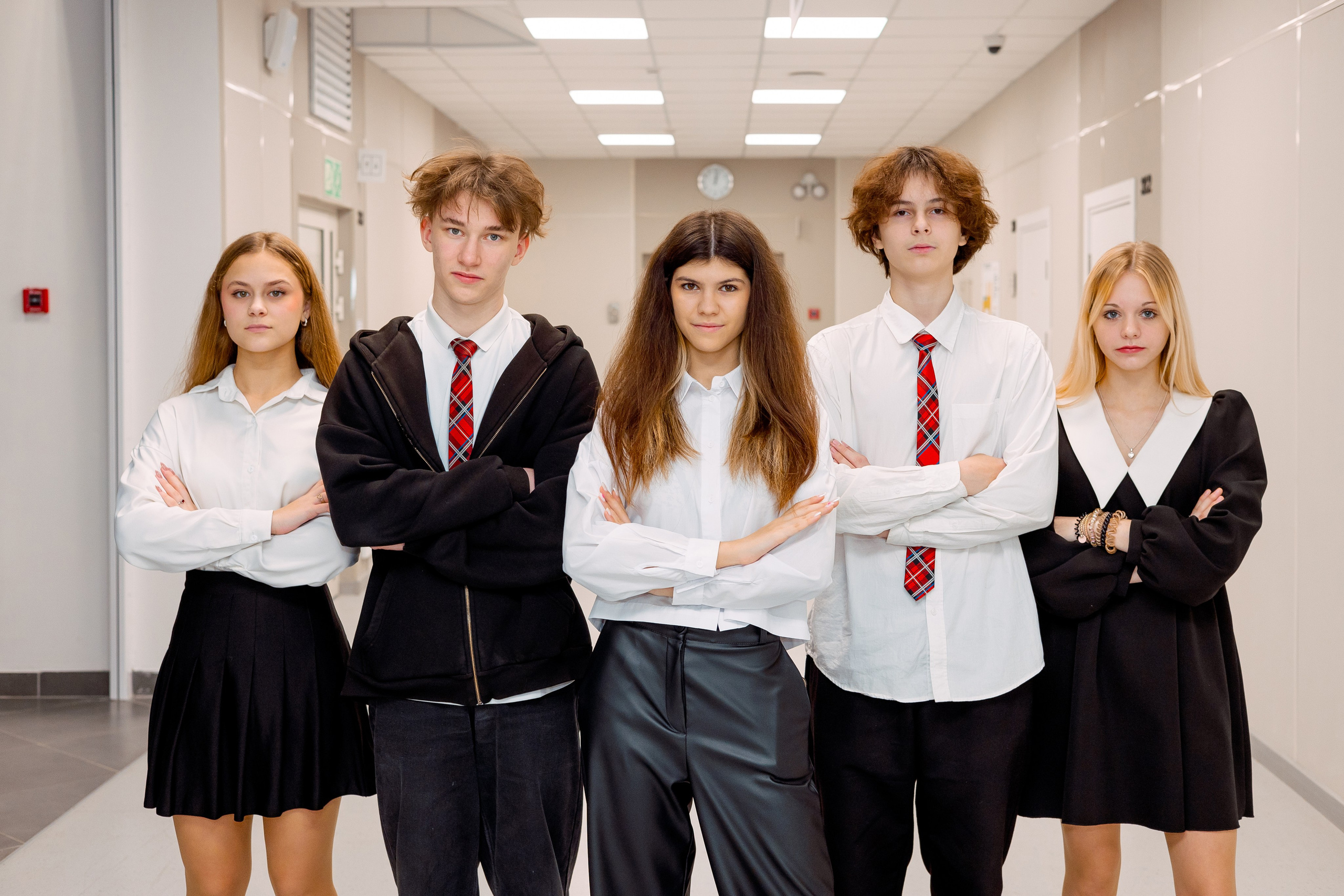 СТАРШАЯ ШКОЛА. Фотокомпания «Алые паруса» выпускные альбомы Москва и МО