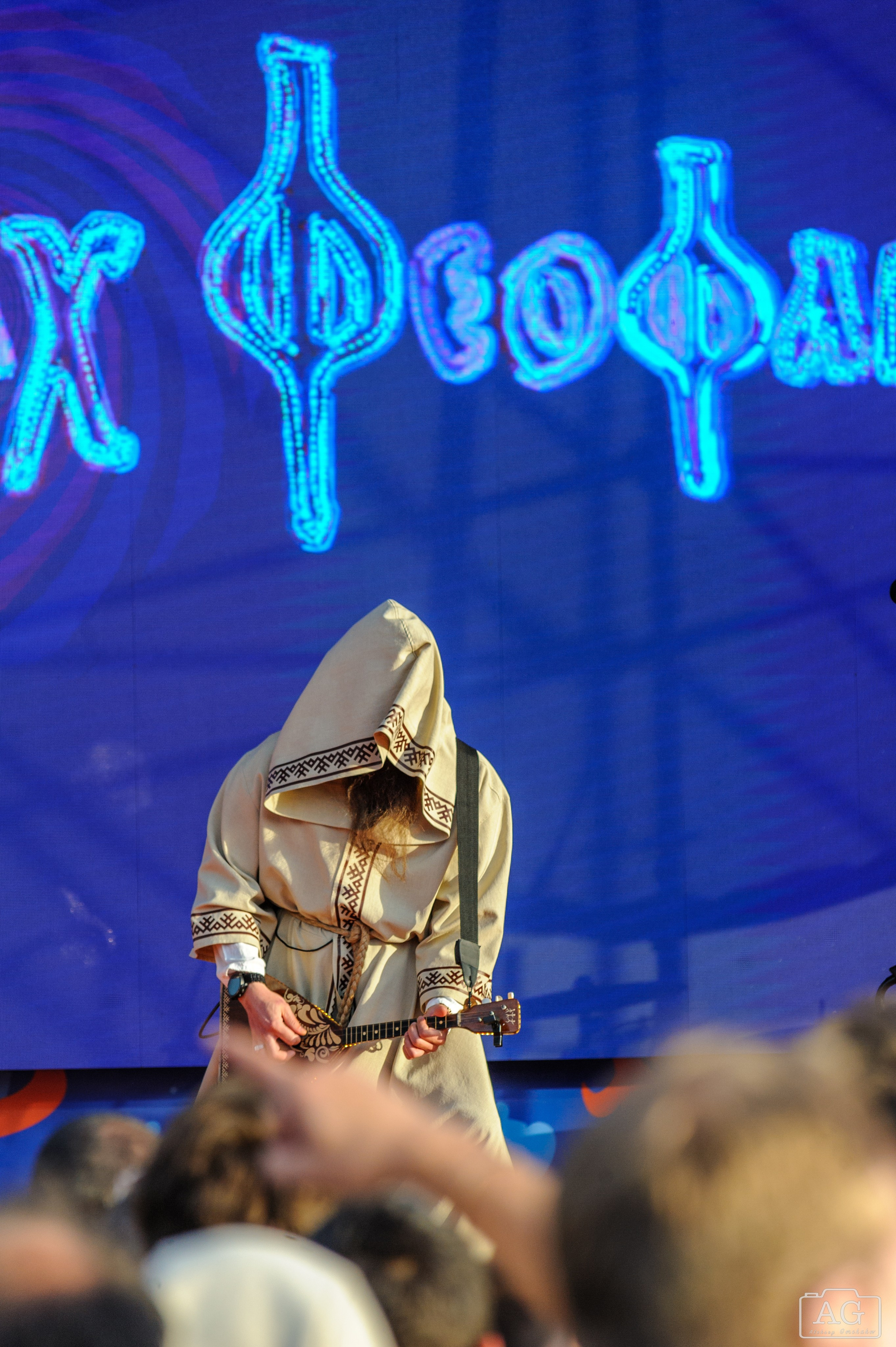 Нейромонах Феофан на открытой тренировке ФК «Зенит». Алексей Горчаков. Фотограф на ваш праздник