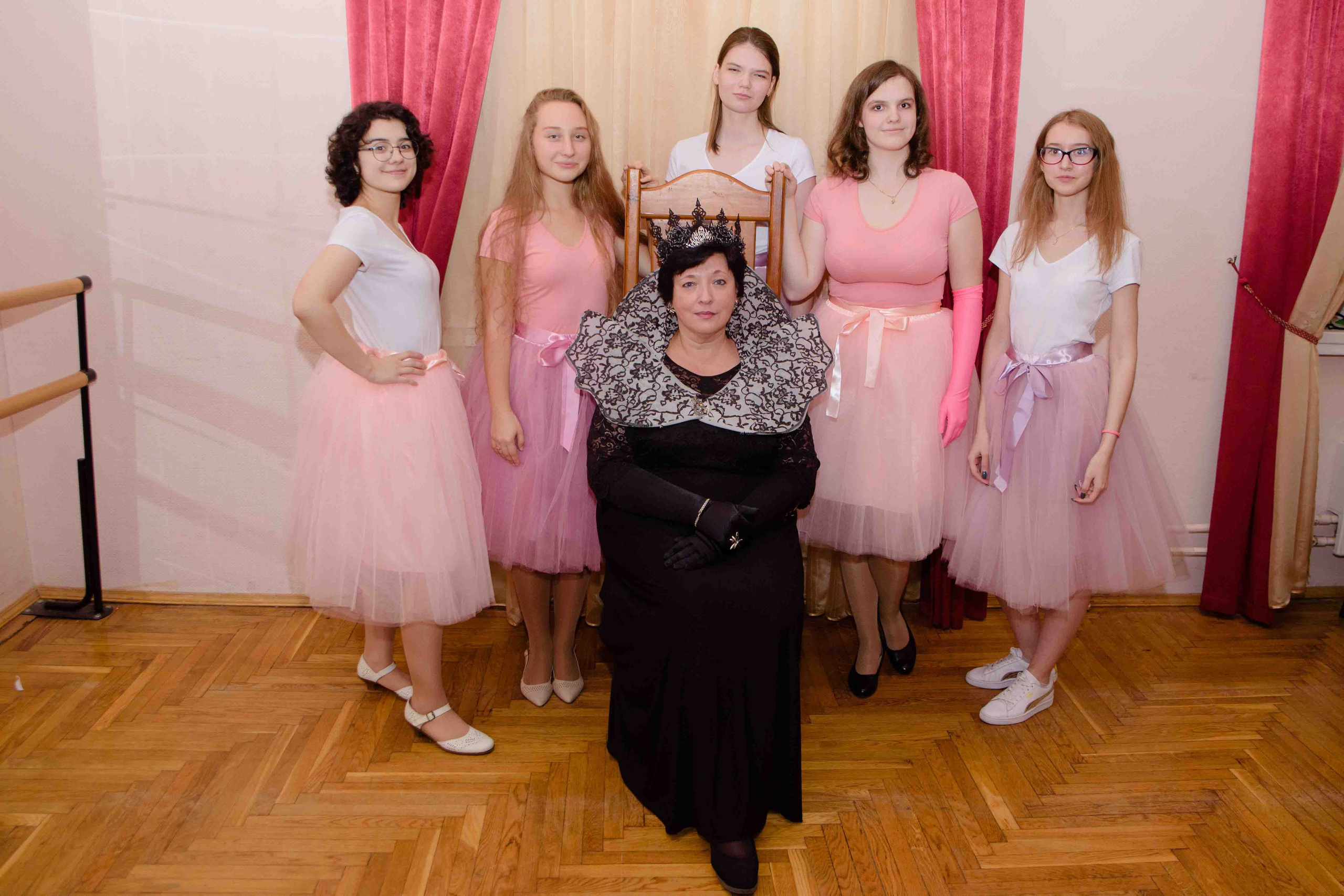 Школьники в стране чудес. Фотосессия в стиле Алисы. 2019 год. Фотограф и видеограф в Москве и Абу Даби Мария Кулагина