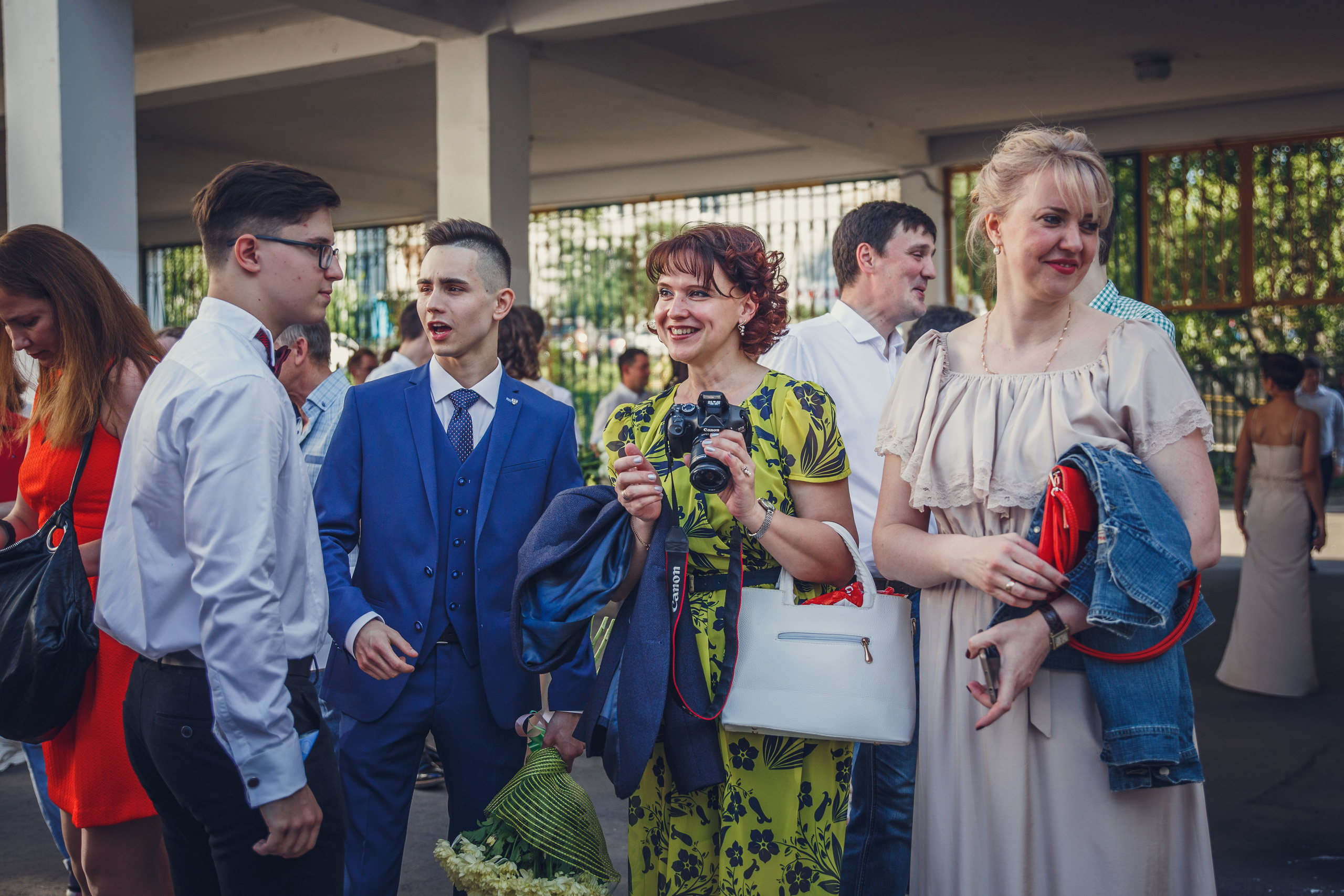 Выпускной 11 класс. Перед торжественной частью мероприятия. Семейный, женский фотограф Москве Лиза Лутцева