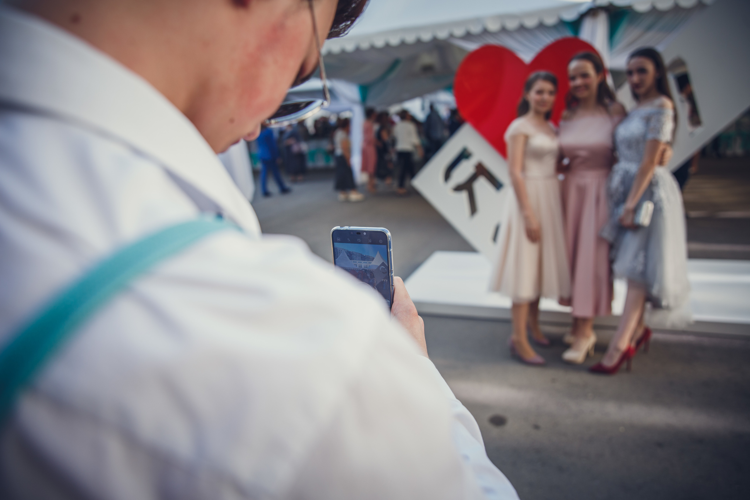 Выпускной 11 класс. Перед торжественной частью мероприятия. Семейный, женский фотограф Москве Лиза Лутцева