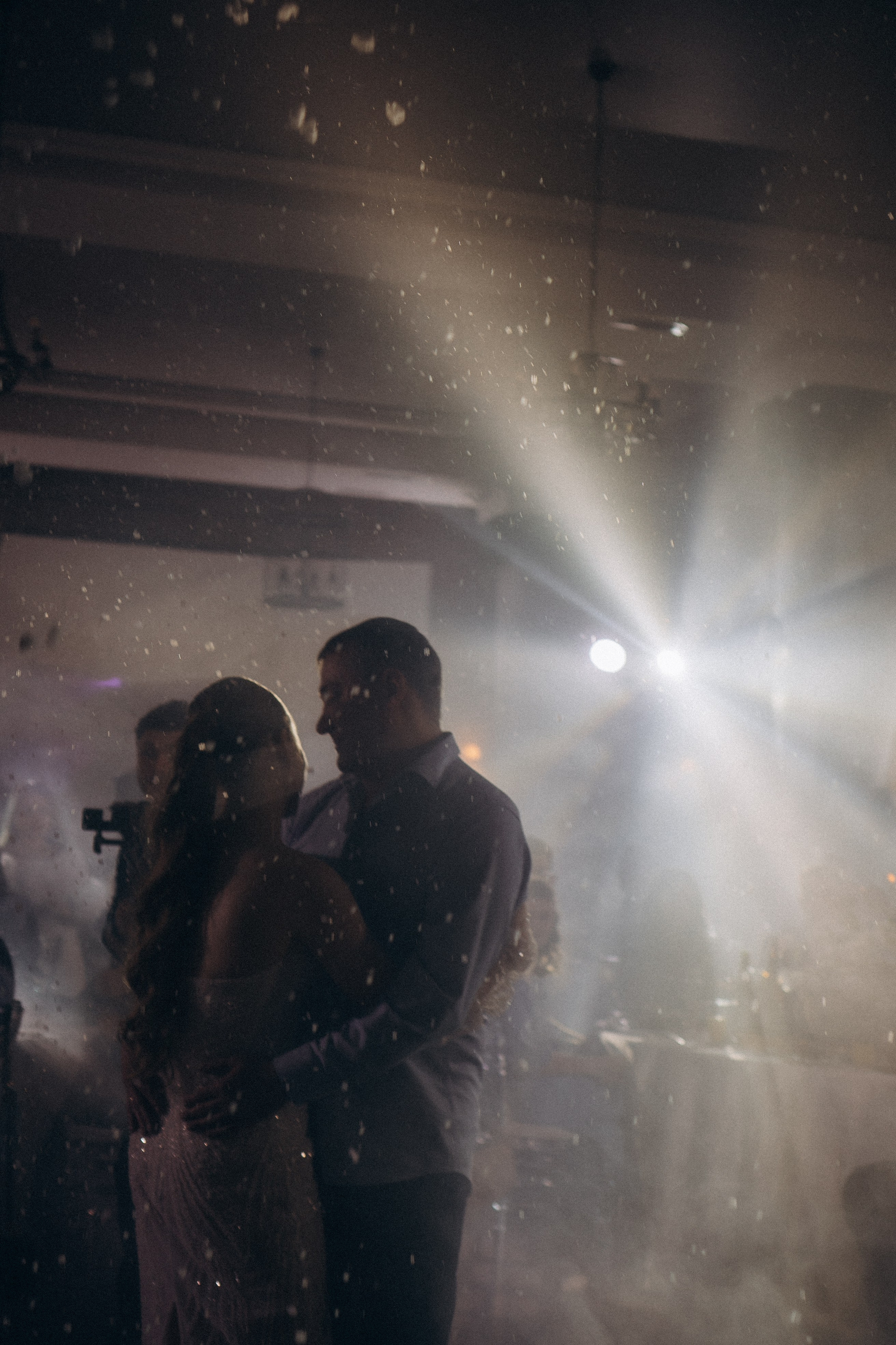 ТАНЕЦ С ПАПОЙ СВАДЕБНМ БАНКЕТЕ (СНЯТО В СИБИРЕ В НИЖНЕВАРТОВСКЕ). Профессиональный фотограф, Санкт-Петербург — Виктория Богомолова