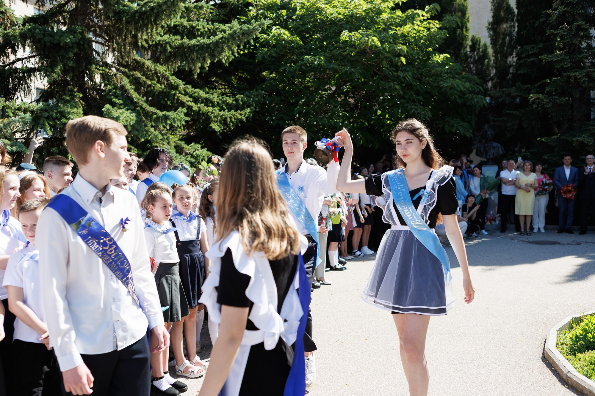 Последний звонок в Гимназии № 1, г. Севастополь. Свадебный фотограф, фотосъемка в Крыму, Севастополе, Симферополе, Ялте