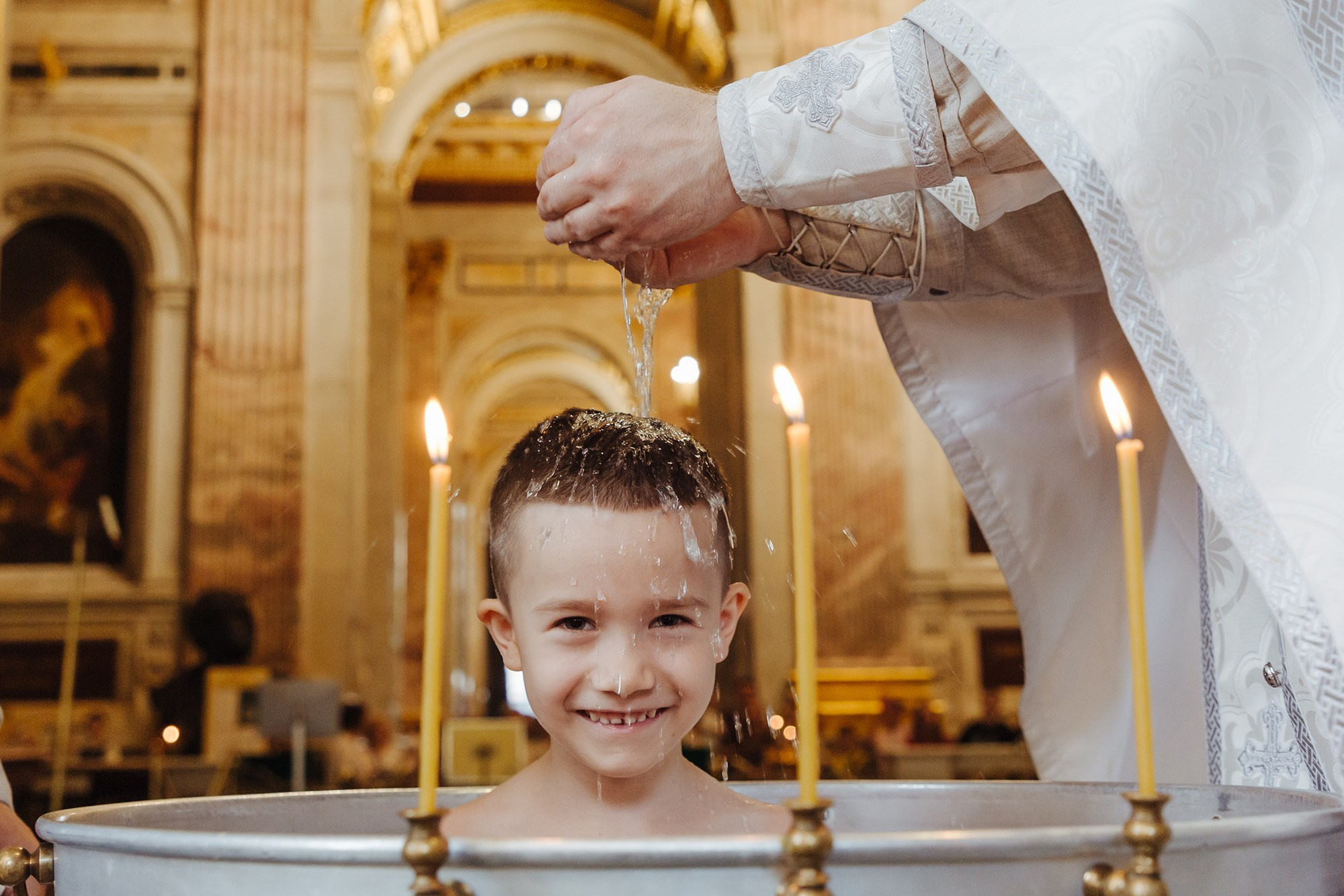 Крещения в Санкт-Петербурге. Фотограф крещение венчание в Петербурге! Помогает подобрать храм и посоветовал душевного батюшку в СПб