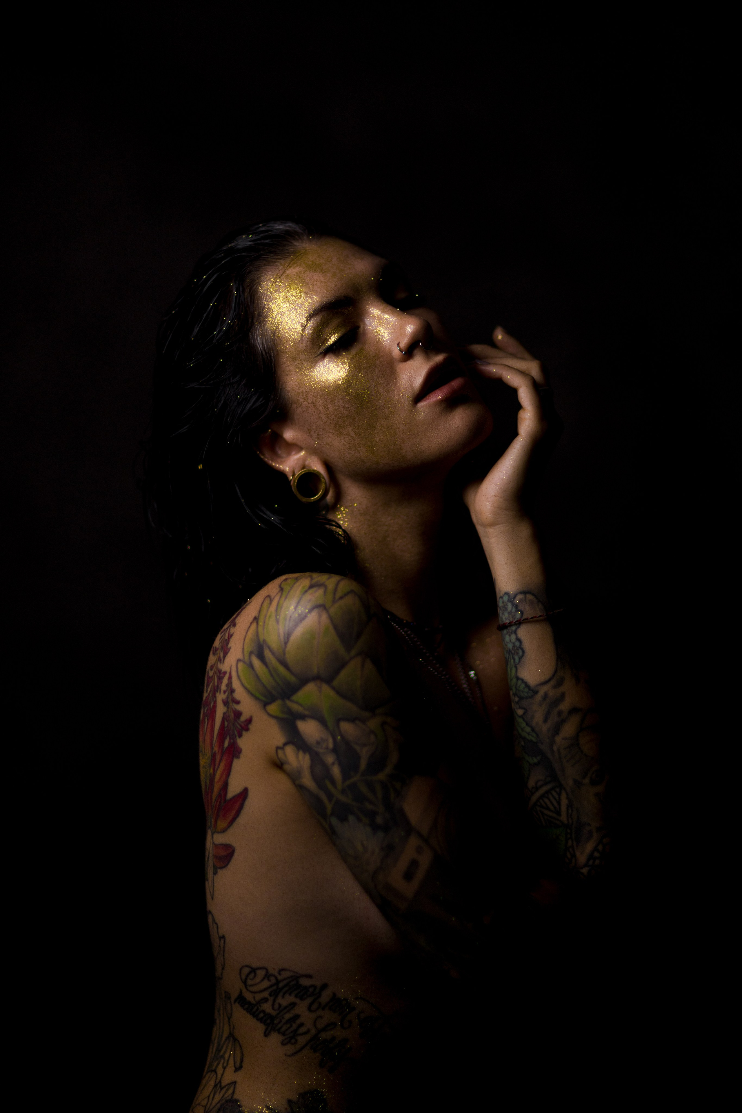 В белье. Photomantis