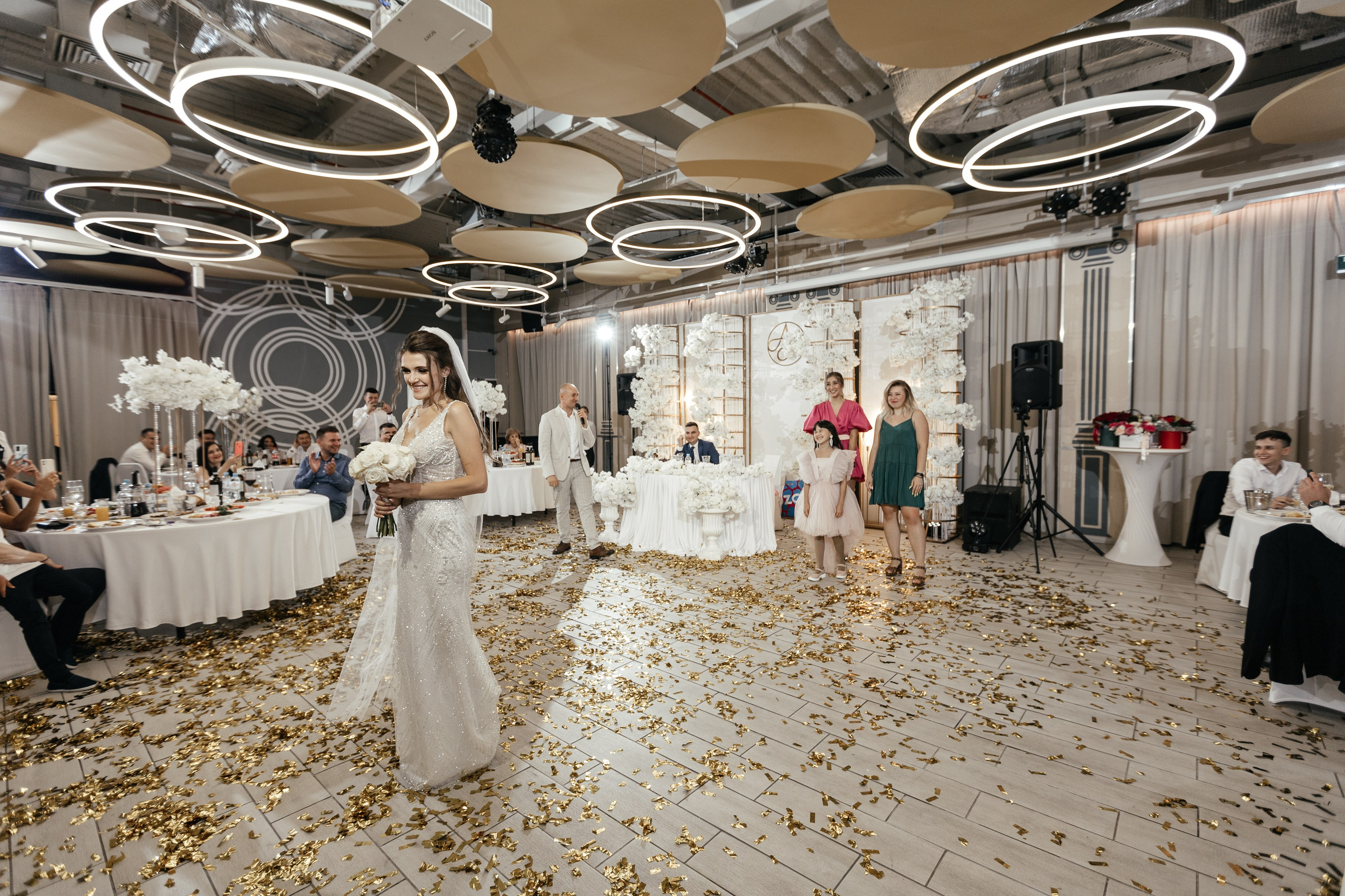 Свадебный фотограф Уфа — Руслан ГабдлисламовЖивые эмоции, красивые кадры, воспоминания на всю жизнь.Работаю по всей Республике Башкортоста. Свадебный фотограф Уфа Руслан Габдлисламов