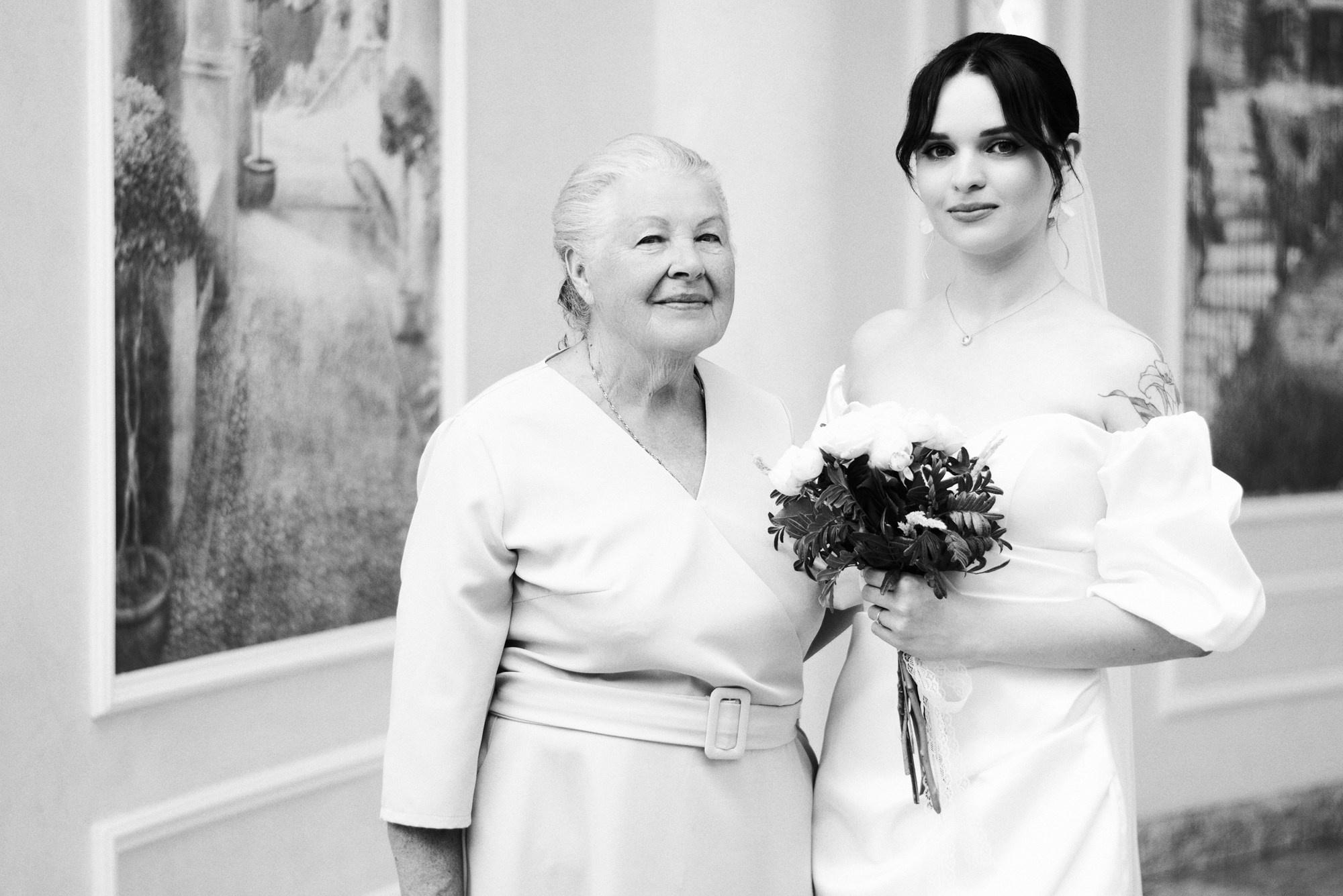 Свадебный фотограф Тюмень — Роман и Ксения: фотосессия с гостями и прогулка в парке. Портретный фотограф Тюмень Дарья Мустафина