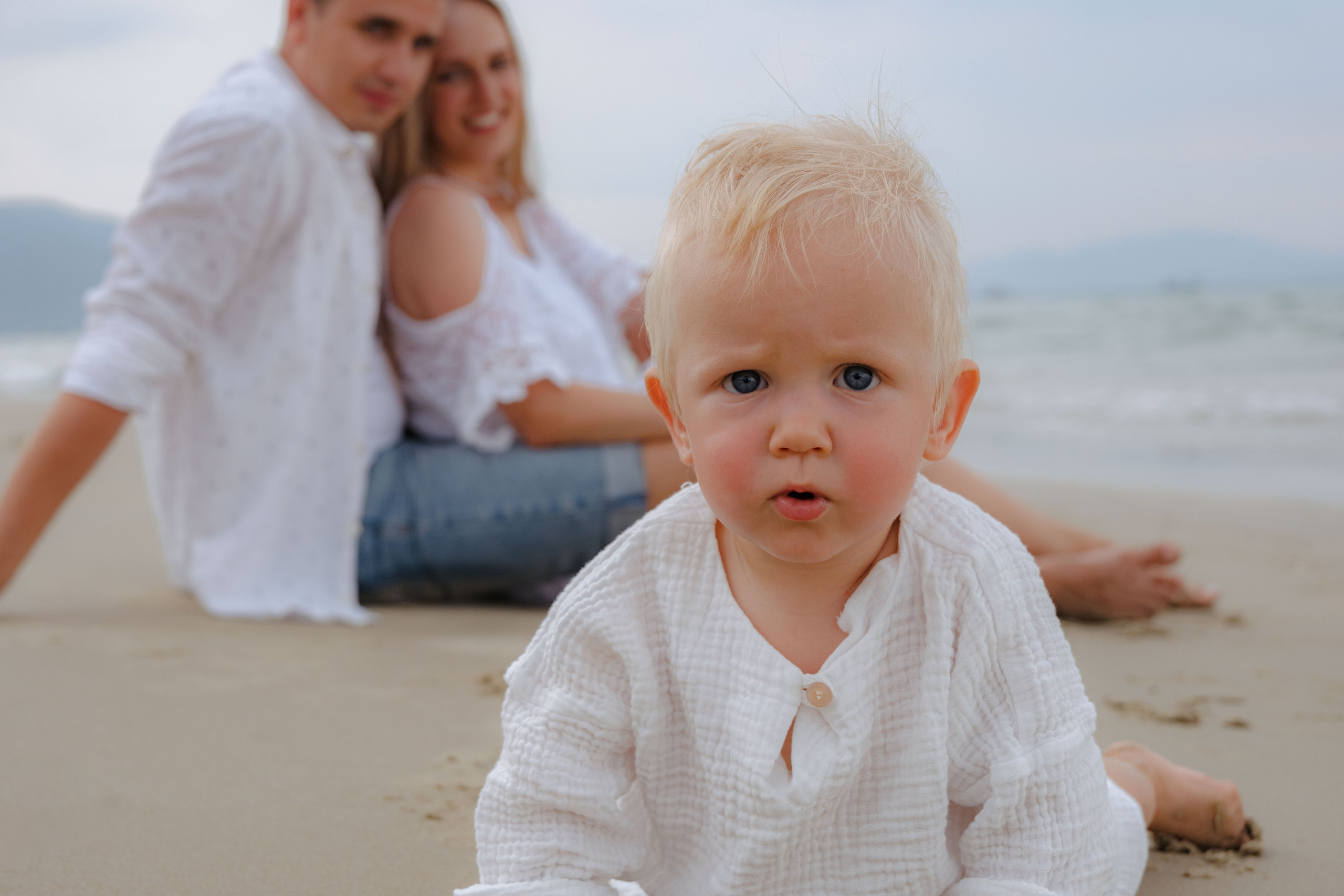 Mother and daughters. Portrait photographer Nha Trang | Julia Meshanina