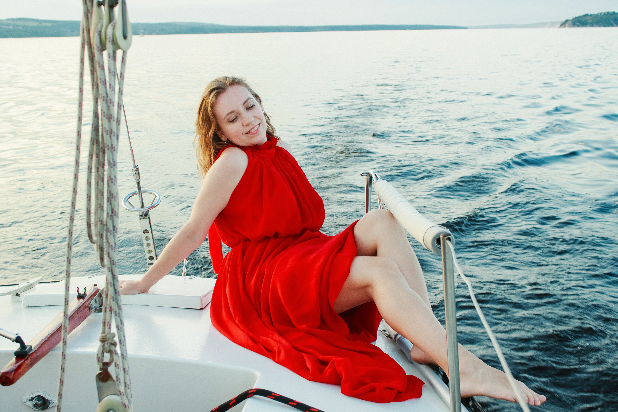 Фотосессия на яхте. Контентный фотограф в Перми Натали Кытманова