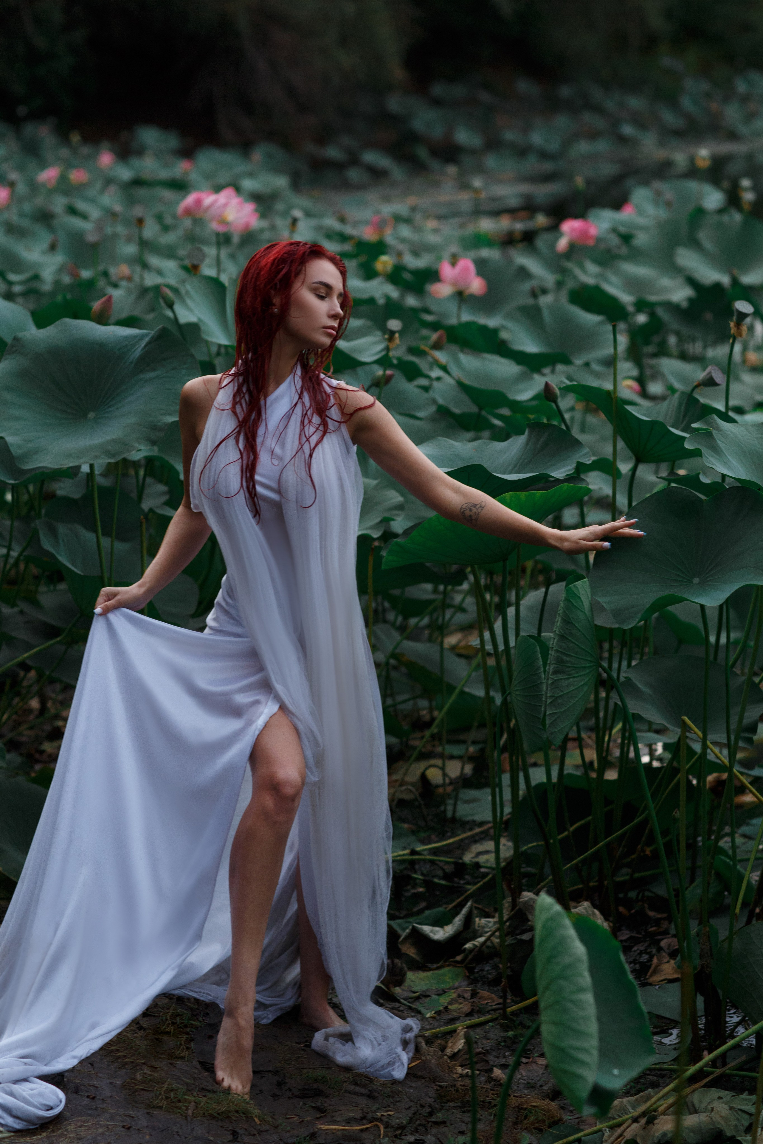 Даша на лотосах. Свадебный, предметный и портретный фотограф в Волгограде