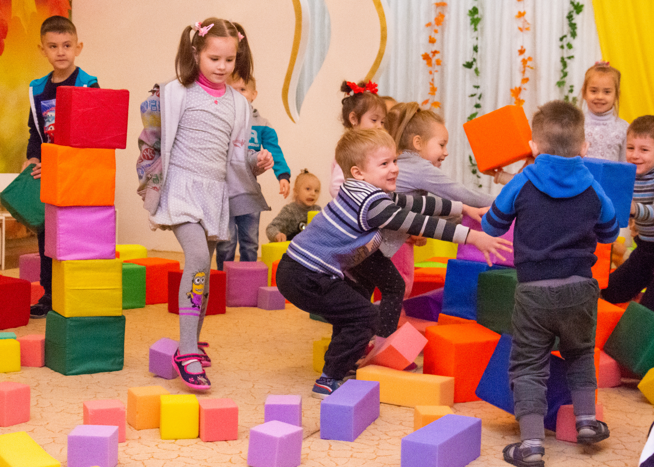 Поролоновое шоу. Фотограф в РФ и ЛНР Юлия Федосеева