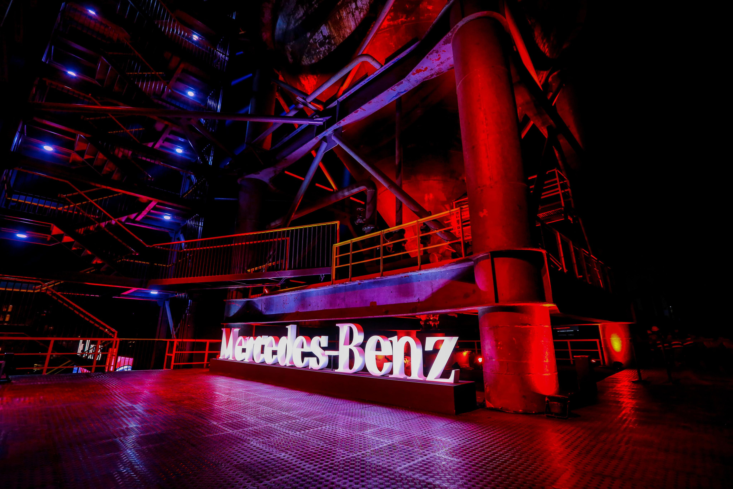 Презентация Mercedes Kingway. OOPS