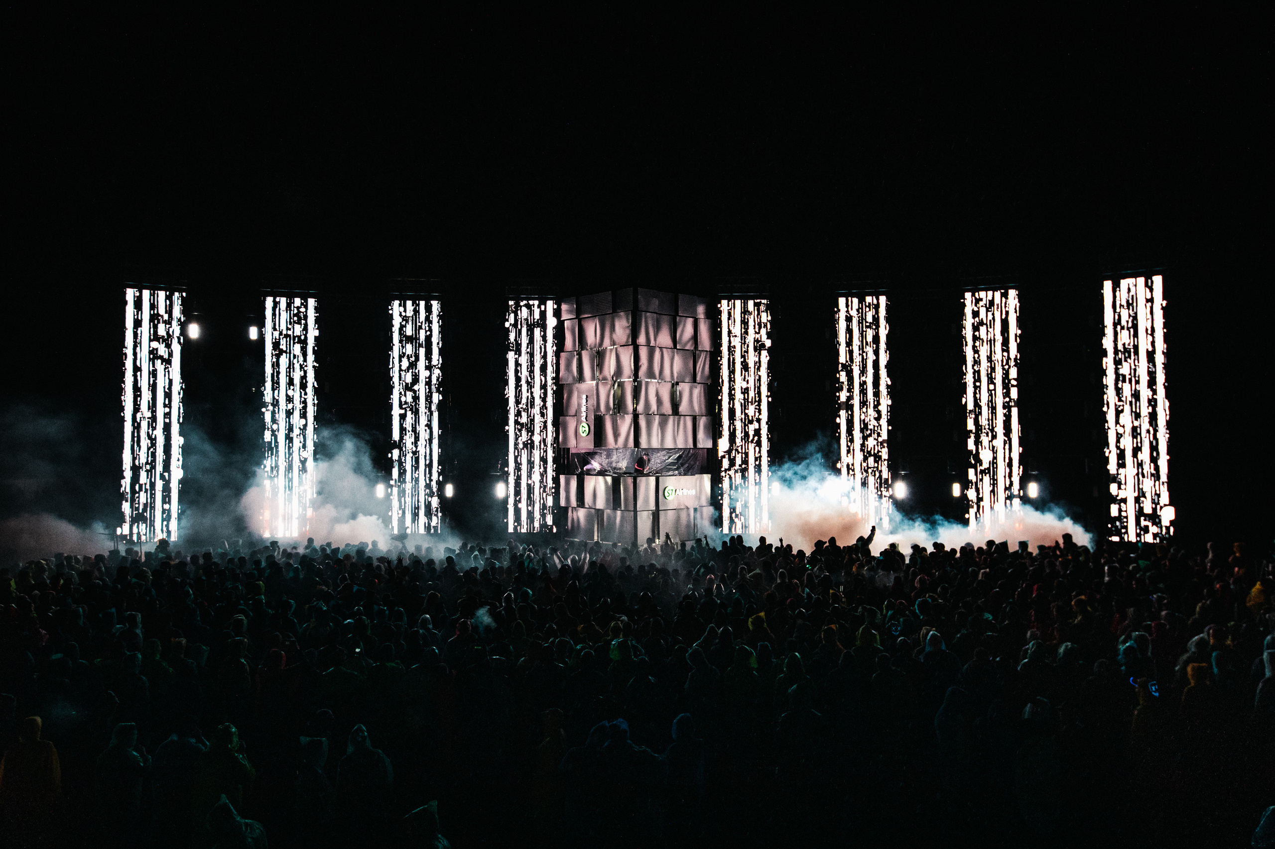 ALFA FUTURE PEOPLE / Bass Stage. OOPS