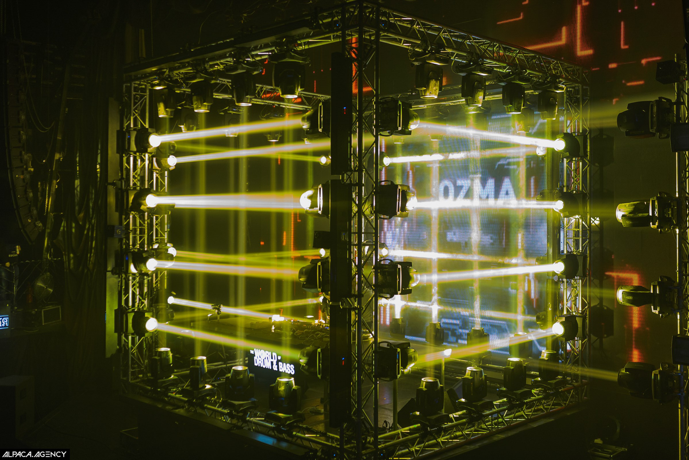 World of Drum&Bass: The Cube. OOPS