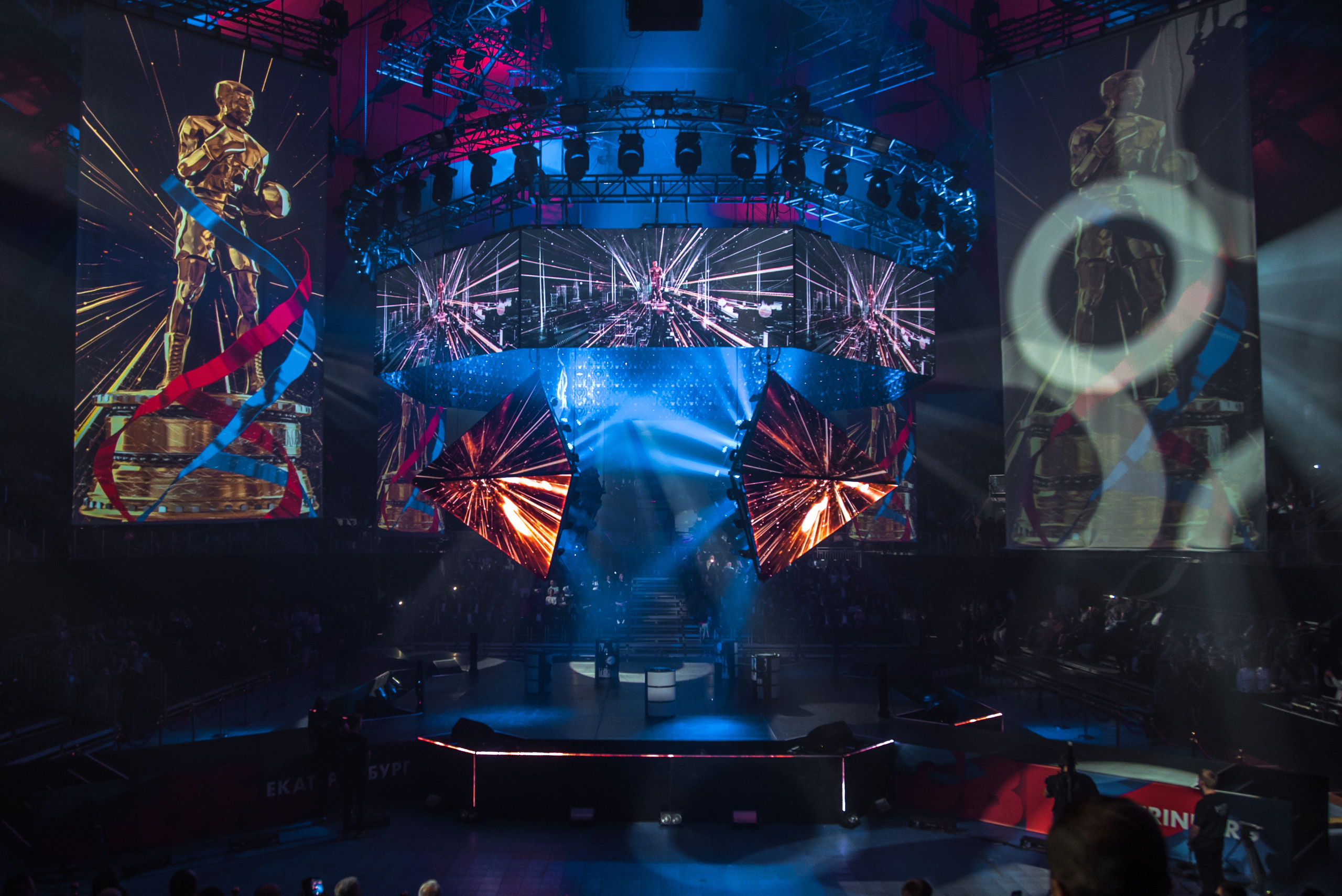 Дизайн для Боксерского форума в екатеринбурге. OOPS