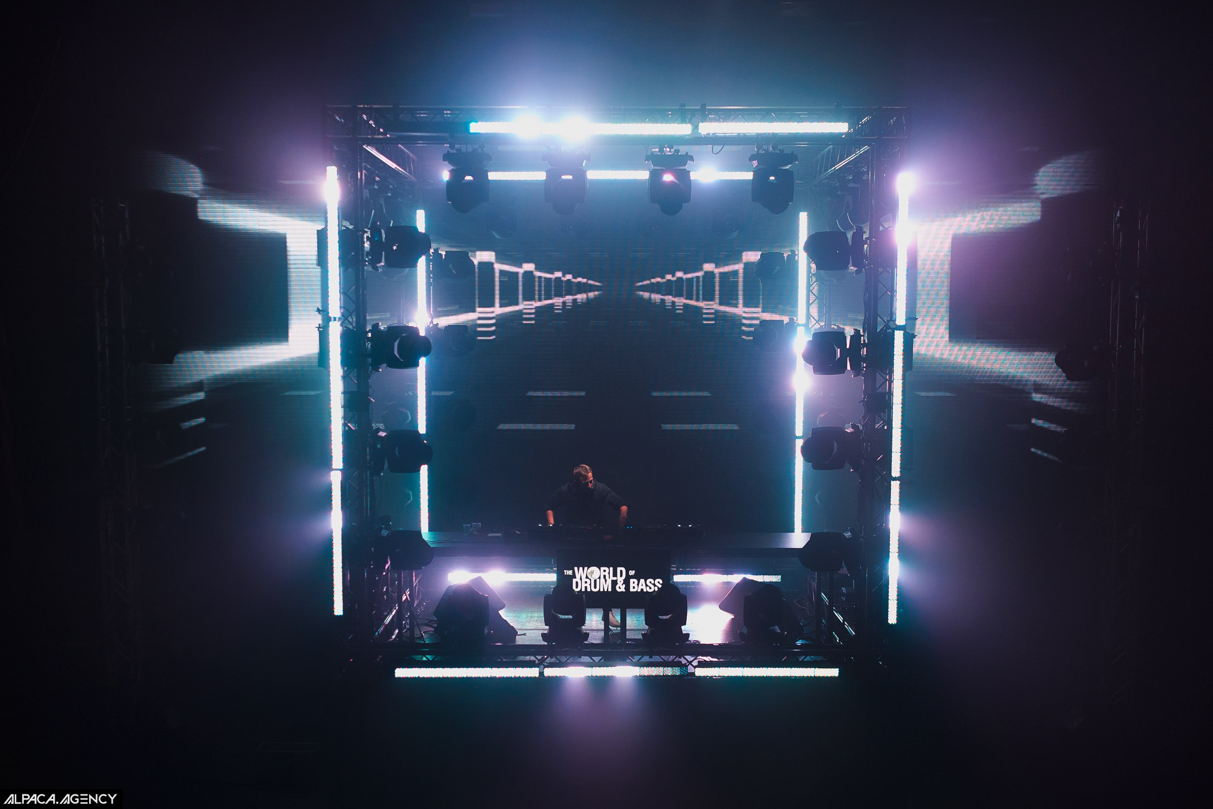 World of Drum&Bass: The Cube. OOPS