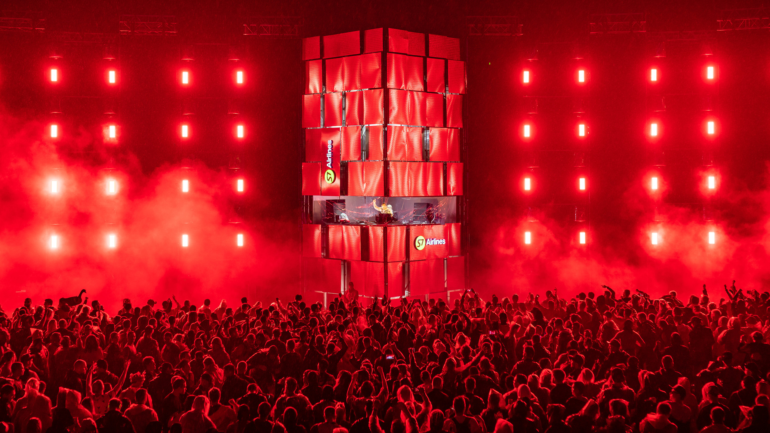 ALFA FUTURE PEOPLE / Bass Stage. OOPS