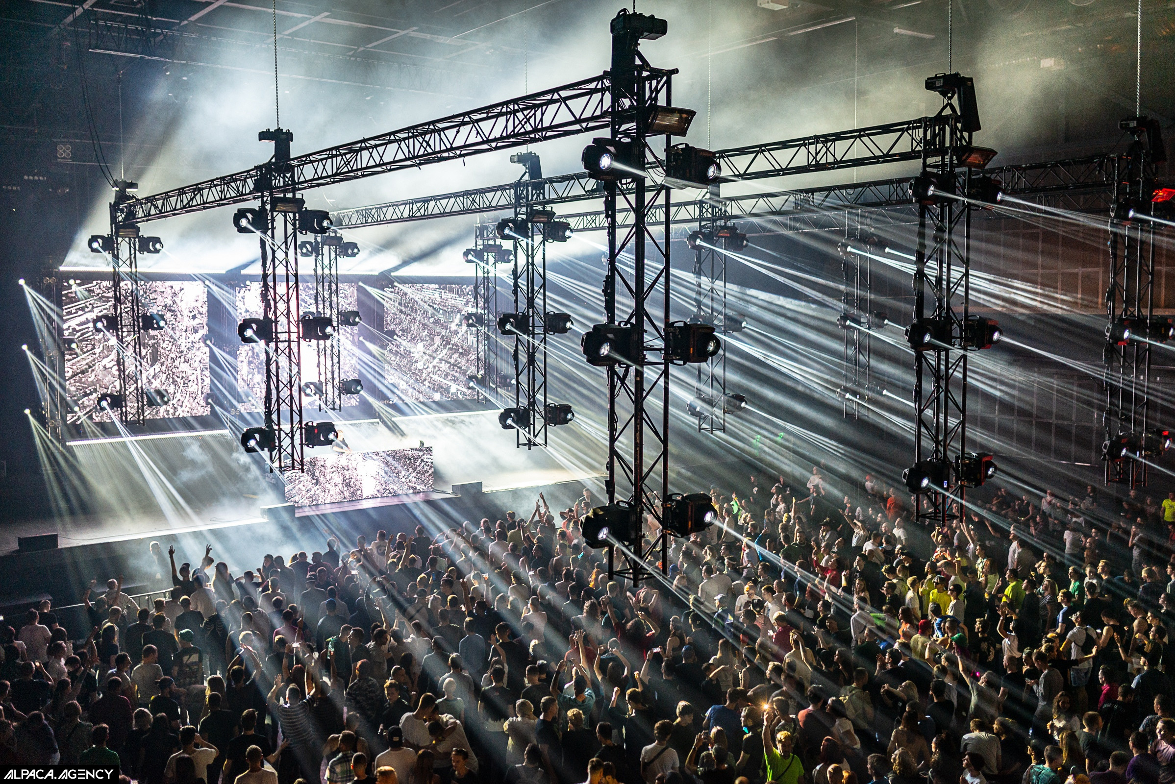 World of Drum&Bass: Epic / 2019. OOPS TEAM