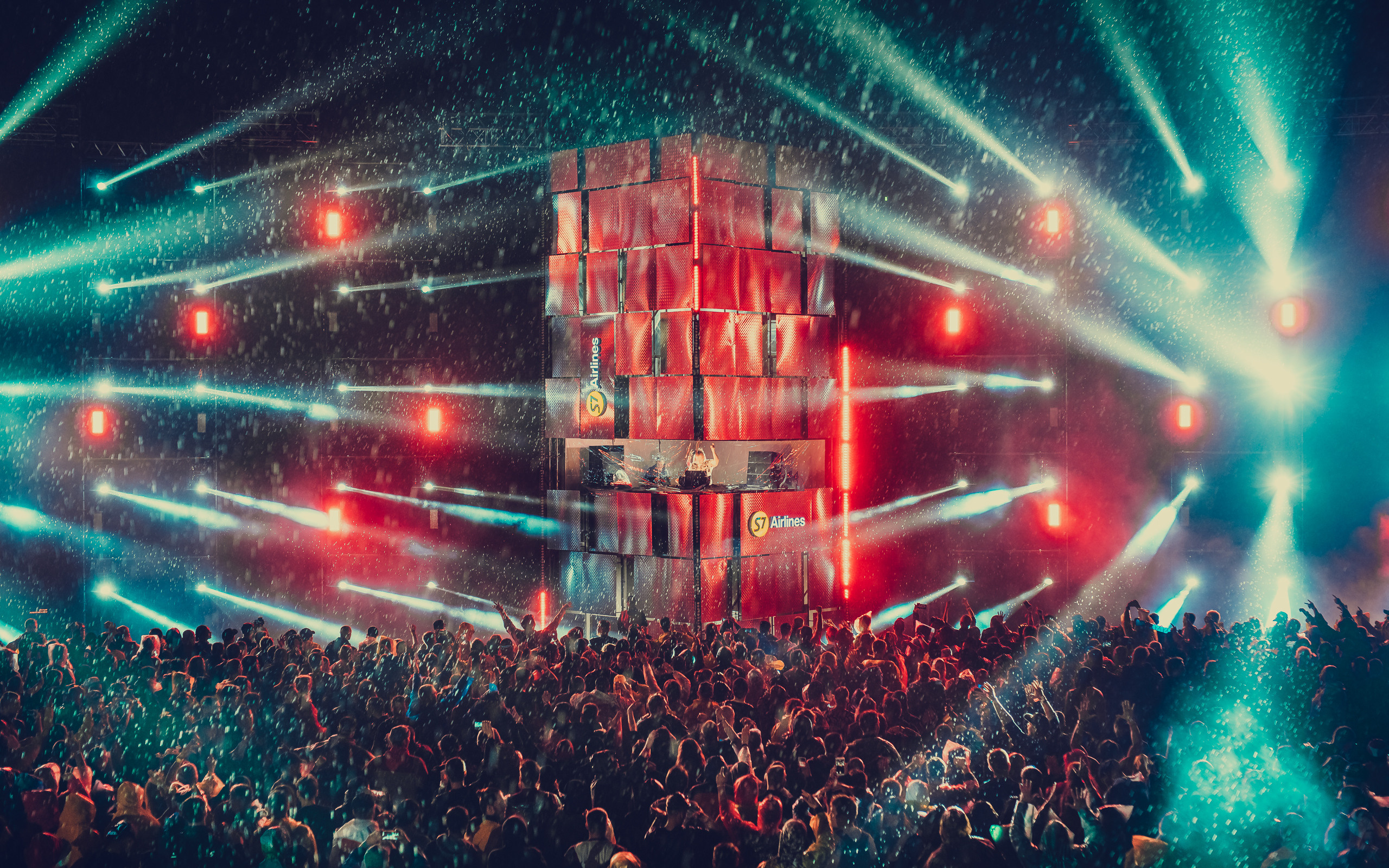 ALFA FUTURE PEOPLE / Bass Stage. OOPS