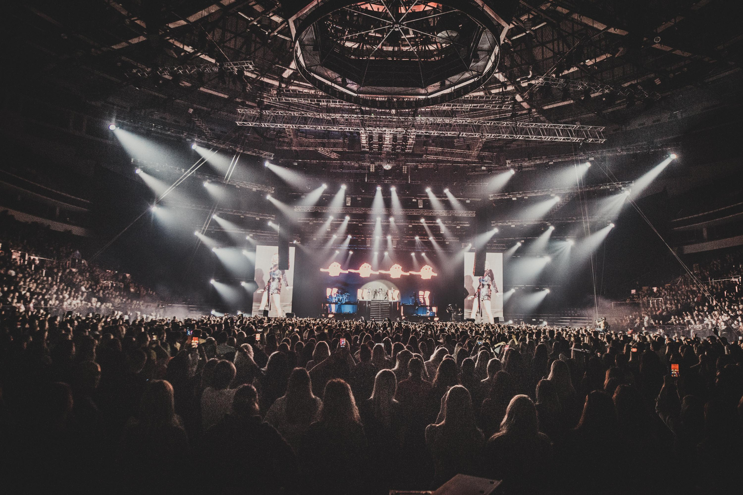 LOBODA / Show “SUPERSTAR” / 2019. OOPS TEAM