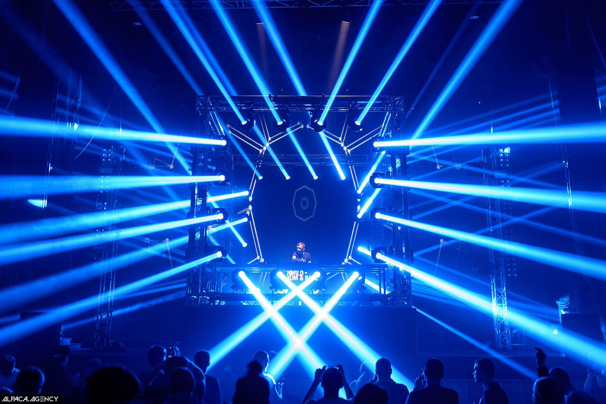 World of Drum&Bass: The Cube. OOPS