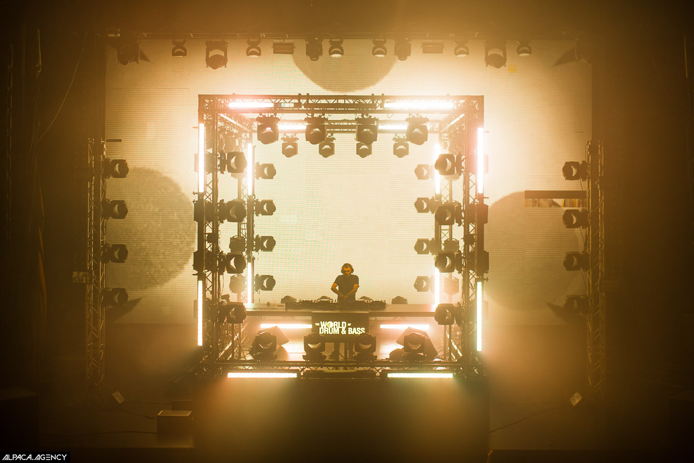 World of Drum&Bass: The Cube. OOPS