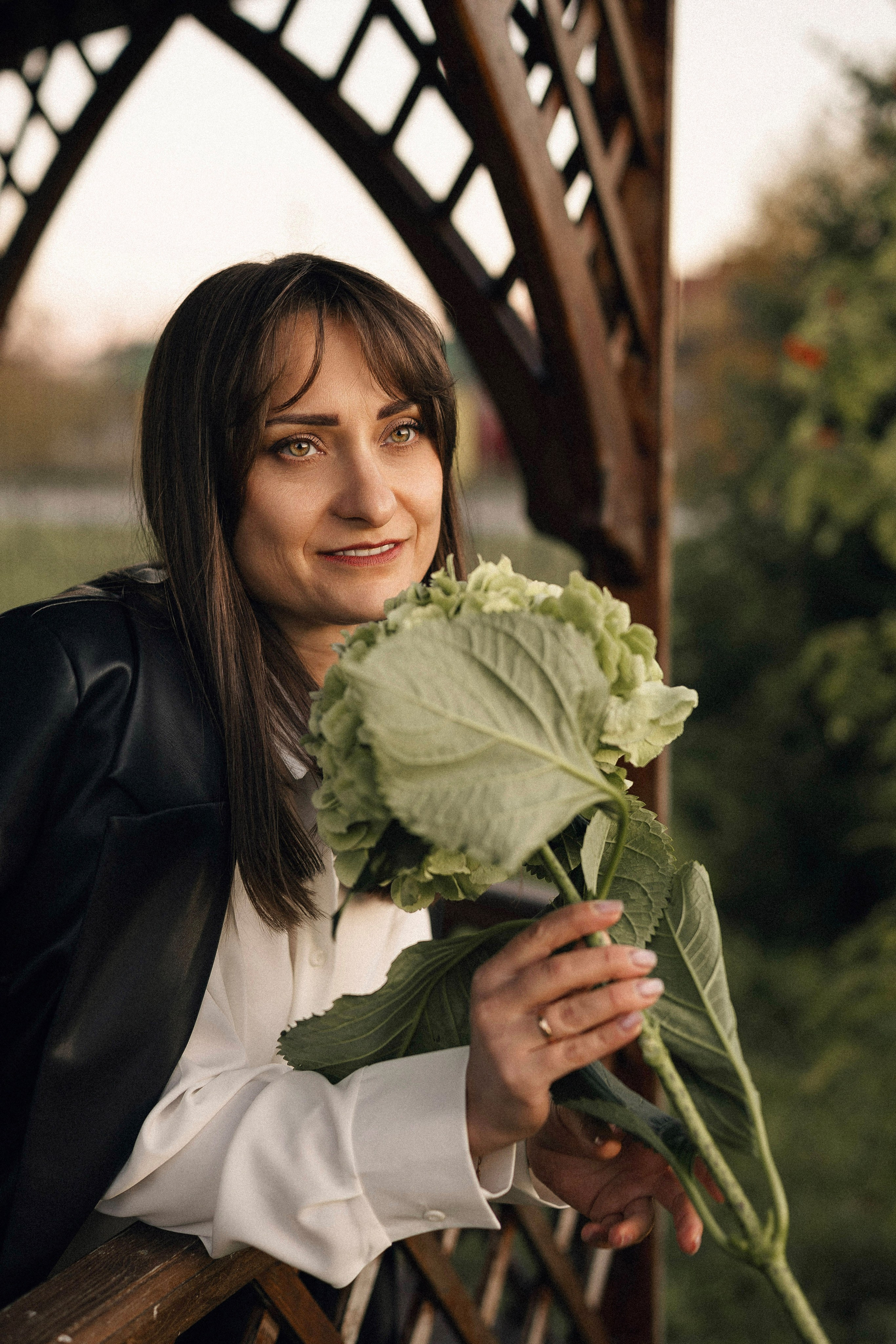 Натали с гортензией. Портретный, семейный и свадебный фотограф в Нарьян-Маре