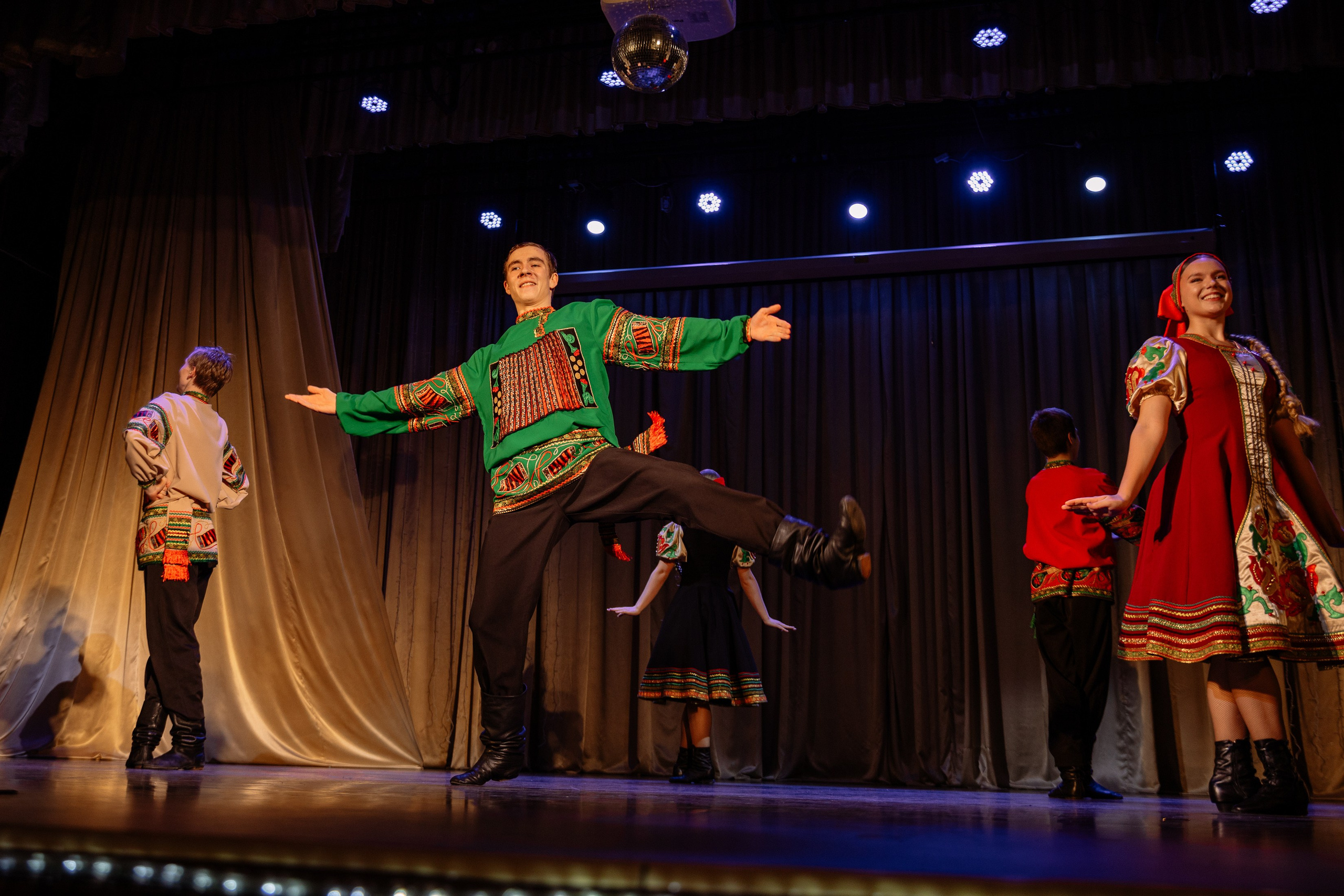 Сибирские узоры ДК Ефремова. Фотограф Юлия Мальцева