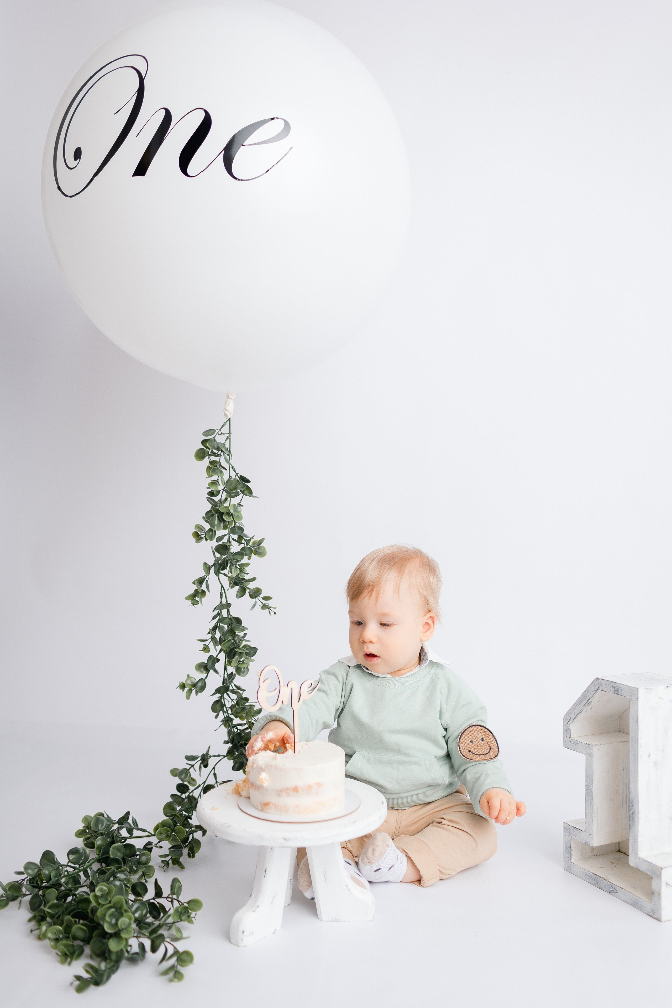 Годик стандарт. Newborn Фотограф в Твери