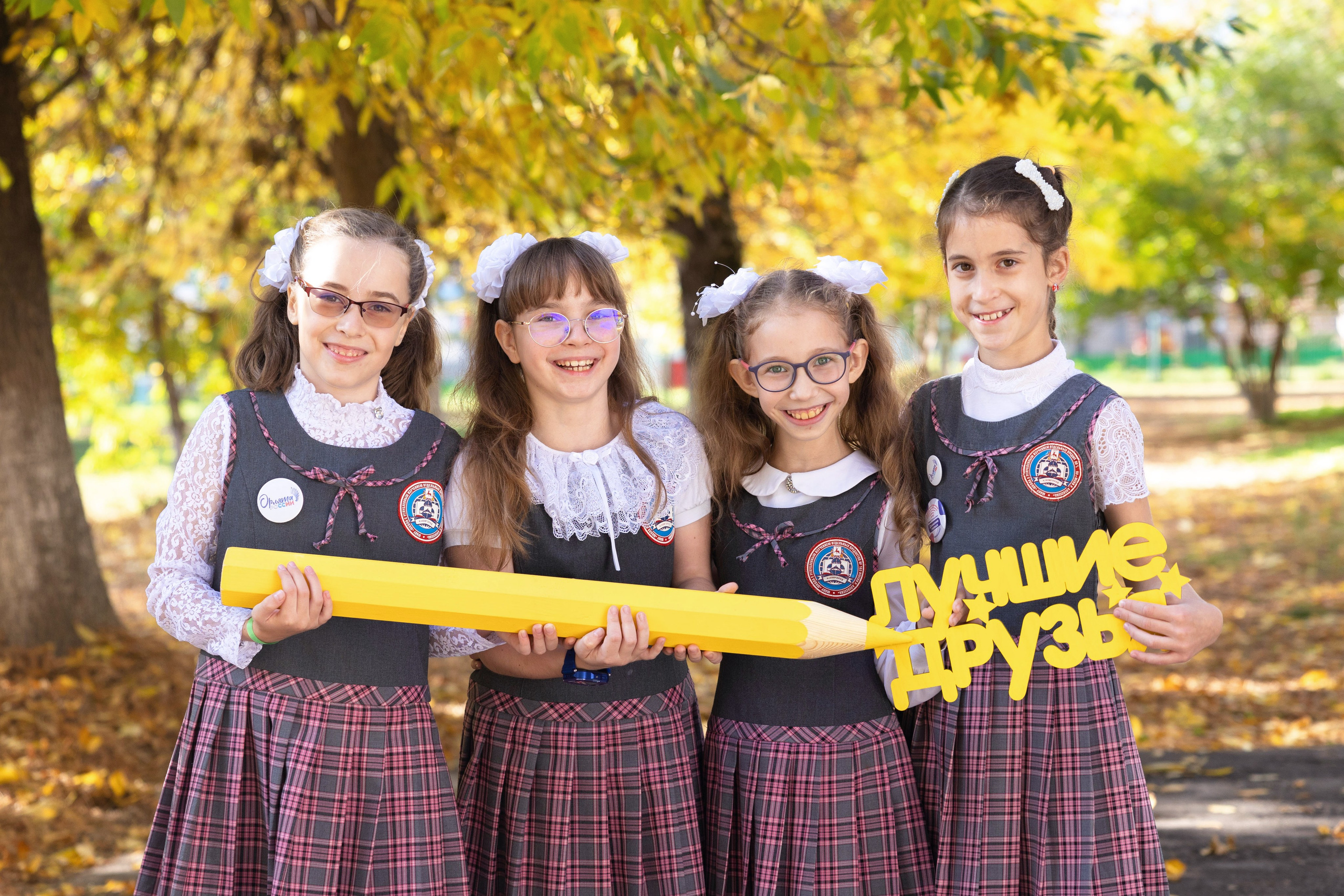 Школа это не только учеба. Это еще и дружба на всю жизнь!. Лапшина Юлия — школьный фотограф в Нижнем Новгороде. Выпускные альбомы