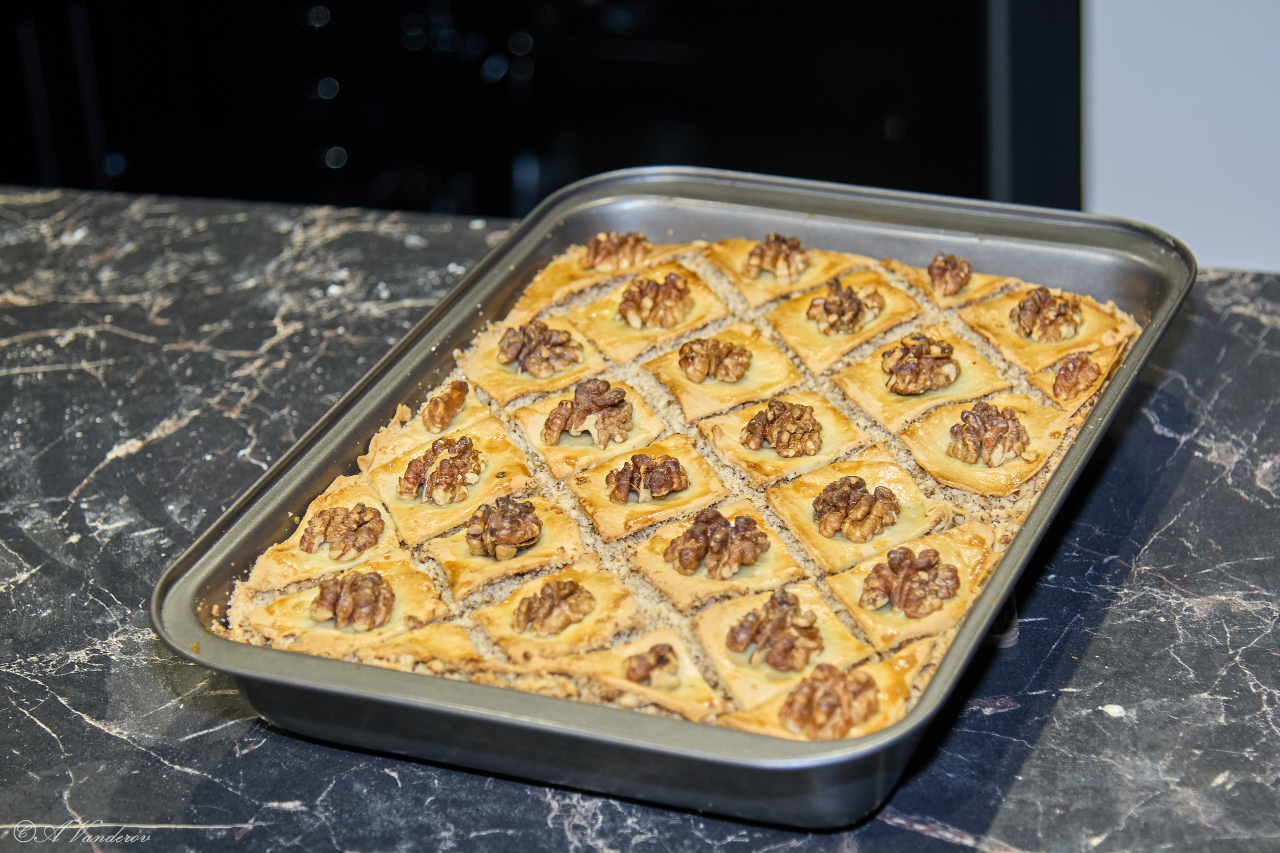 Мужские разговоры на кухне. Фотограф Омск | Александр Вандеров