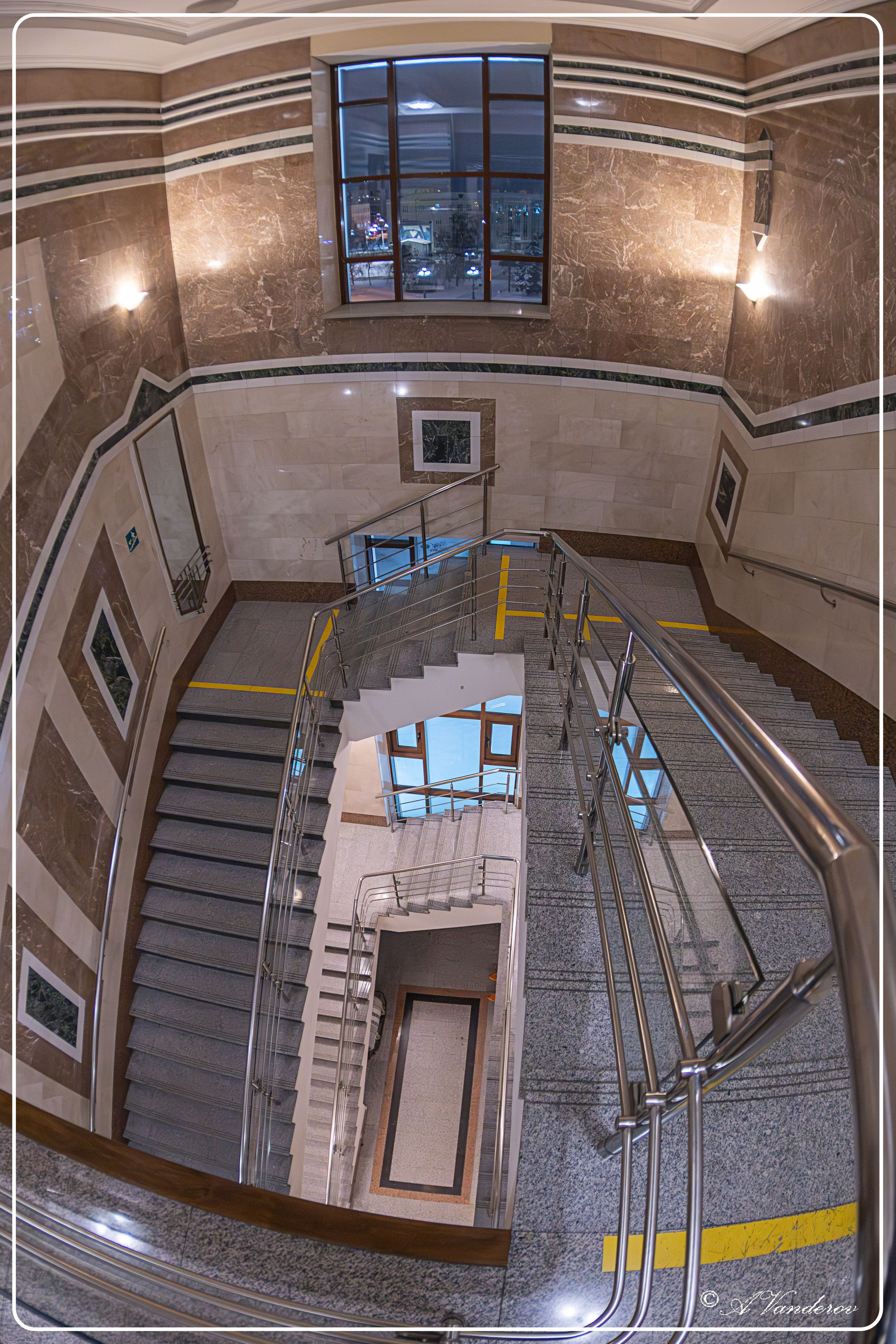 Омский железнодорожный вокзал. Фотограф Омск | Александр Вандеров