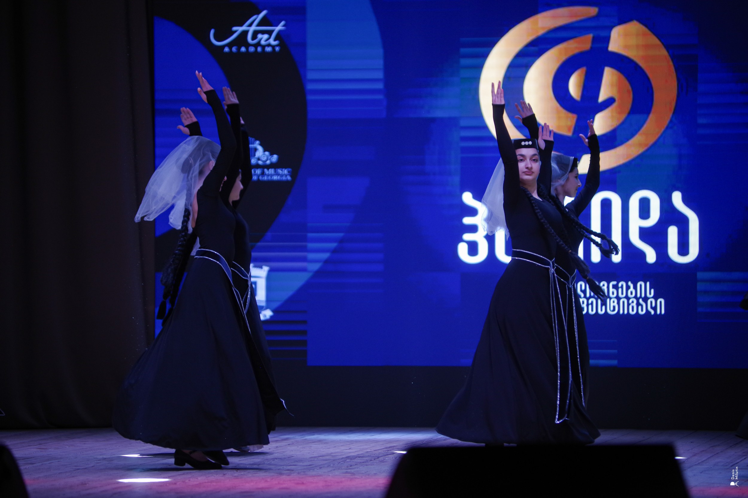 Танцы в Хоби. Портретный фотограф Денис Милютин