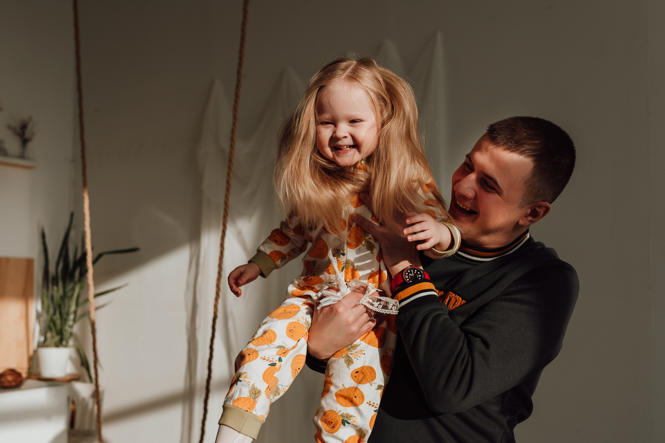 Фотосъемка мамы с дочкой. Фотограф Ким Наталья в Красноярске