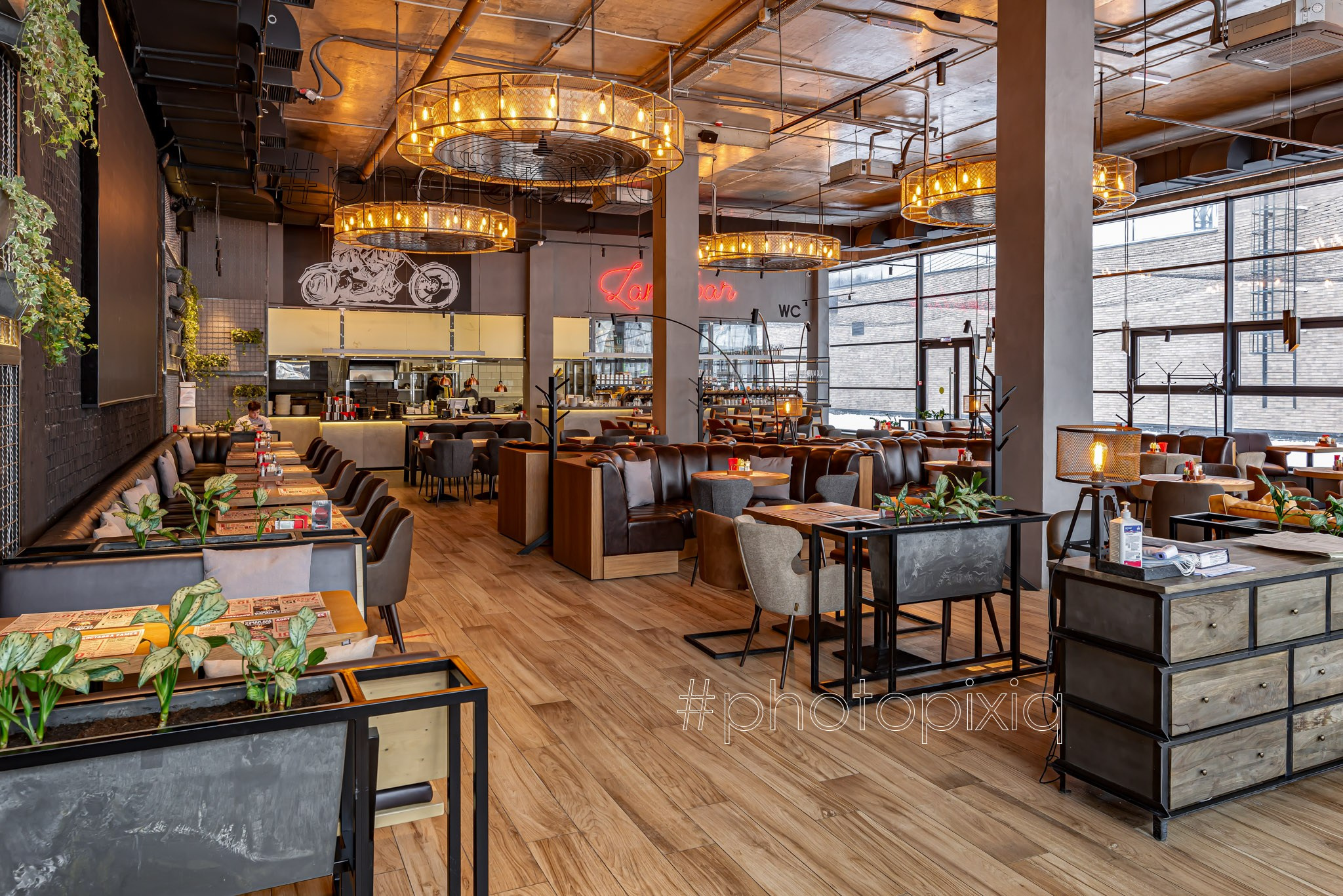 Интерьерная съёмка ресторана ZAMES beer & greill. Интерьерная съёмка и виртуальные туры — Интерьерный фотограф Кузнецов Сергей (photopixiq)