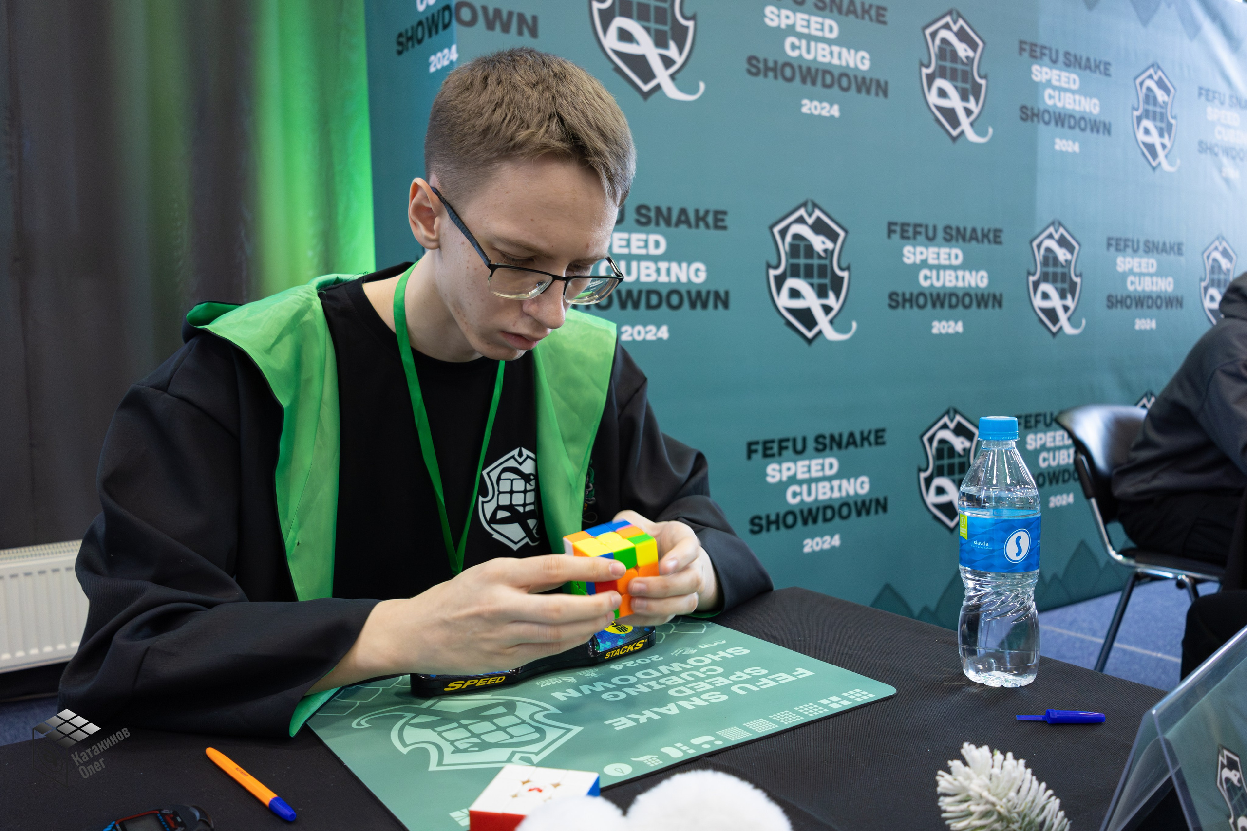 FEFU Snake Speedcubing Showdown 2024. Олег Катакинов| Репортажный фотограф в городе у моря (Владивосток)