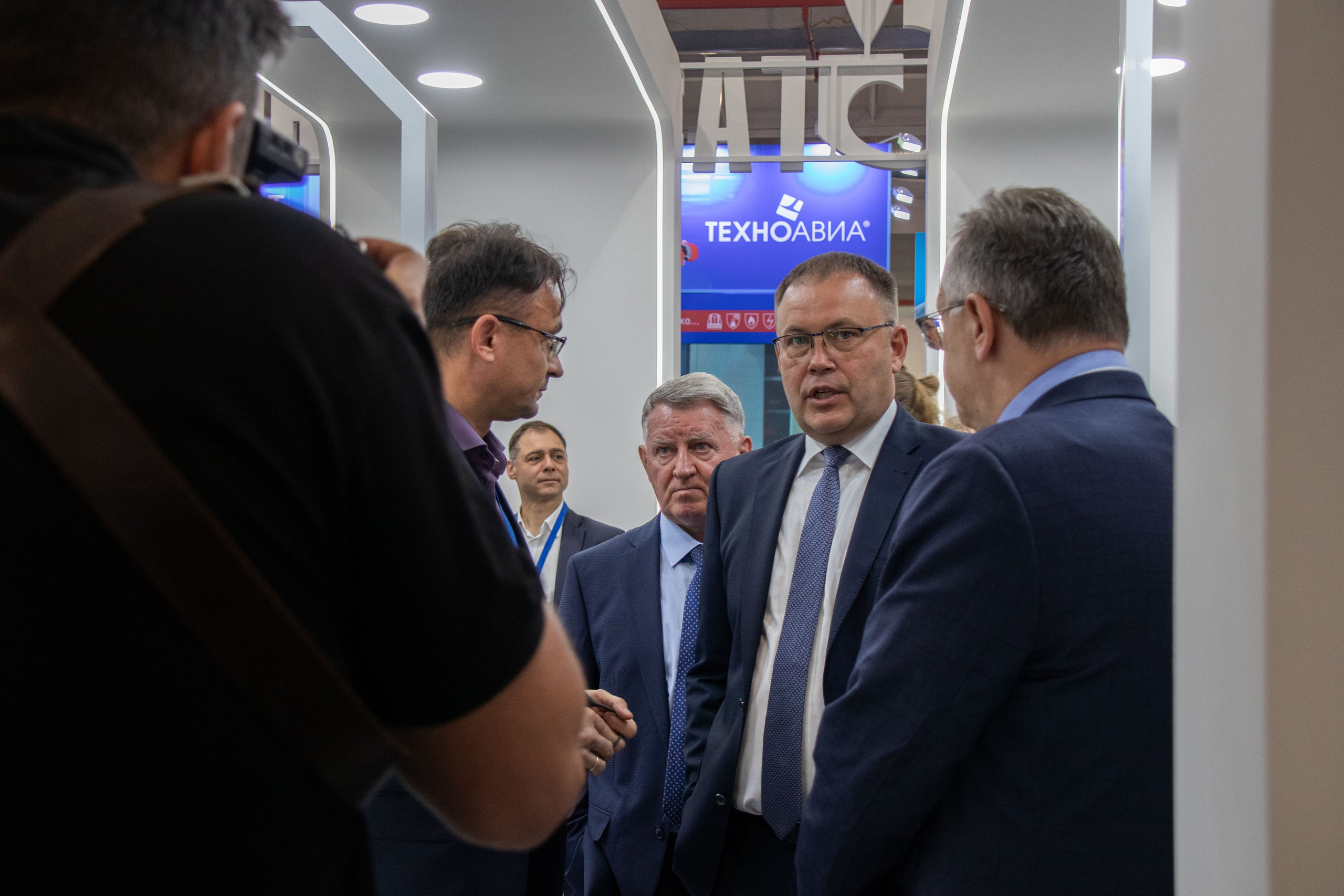 Фотосъёмка промышленных выставок и отраслевых мероприятий | ПромКадр. Промышленная и предметная фотосъёмка продукции, оборудования и производств в Санкт-Петербурге