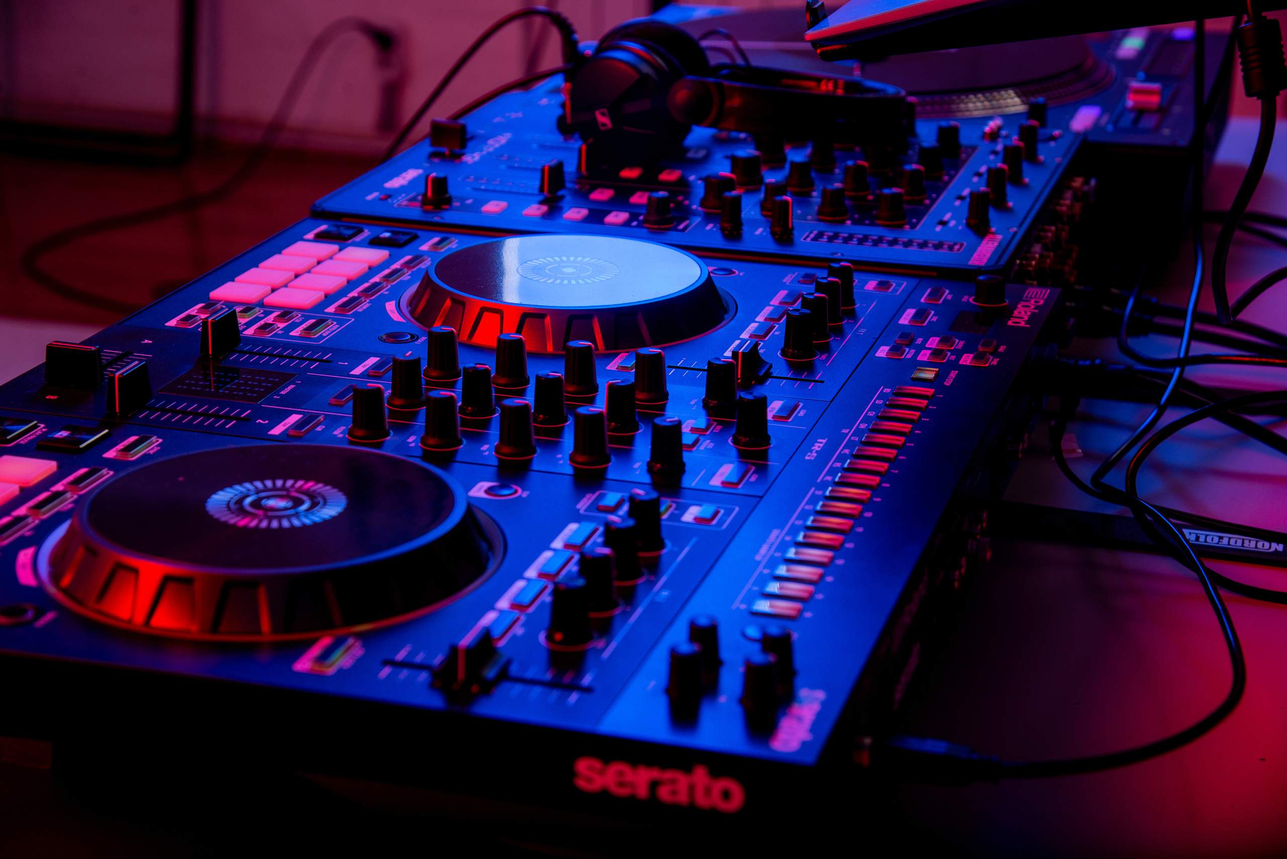 Энтропия звука. Екатеринбург. Фотограф Паткиевич Евгений