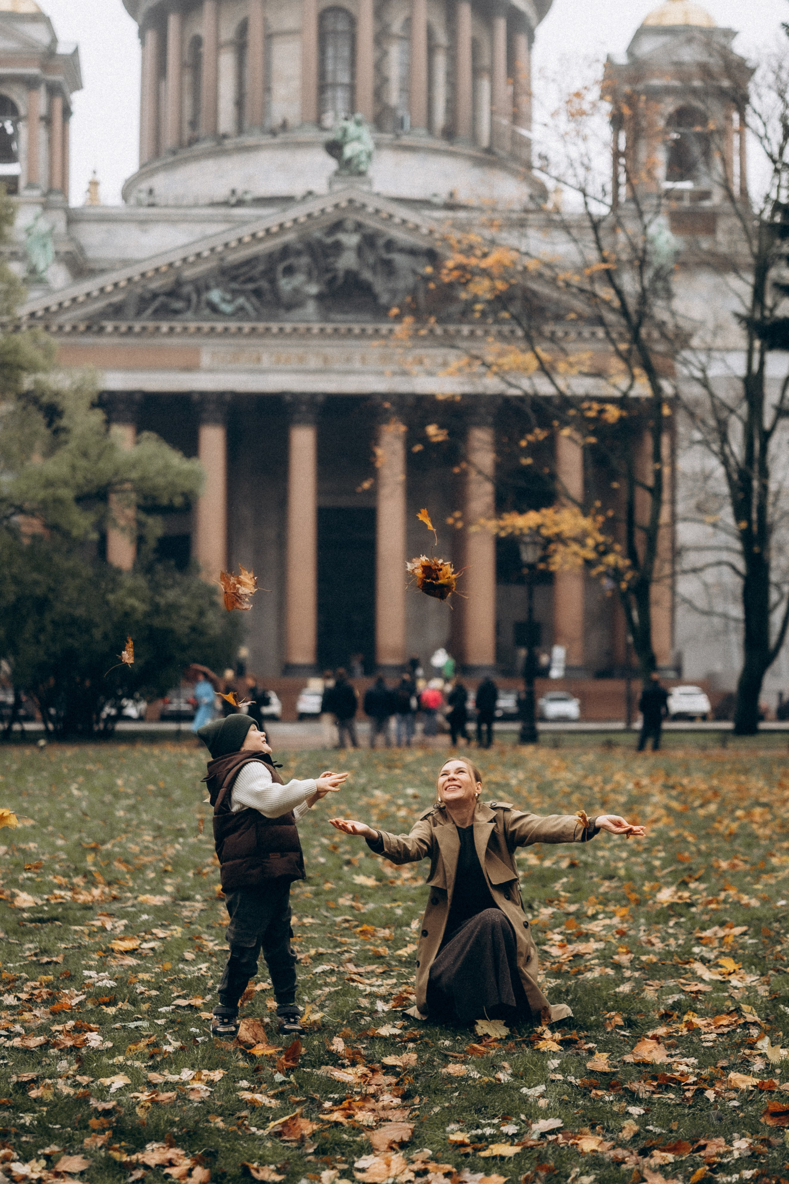 Осенняя семейная прогулка в центре Питера. Фотограф ПИТЕР СПБ Надежда Баранова