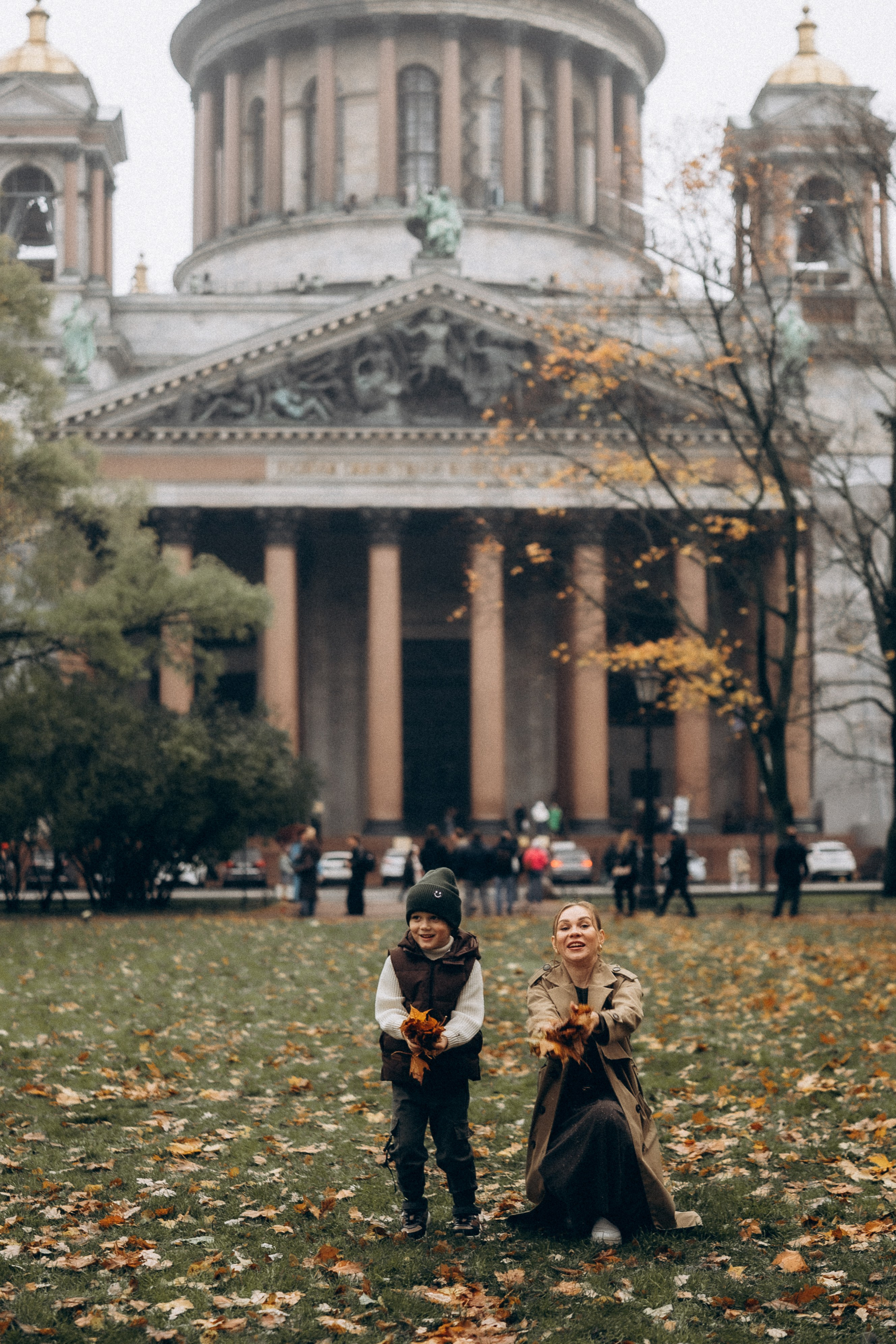 Осенняя семейная прогулка в центре Питера. Фотограф ПИТЕР СПБ Надежда Баранова