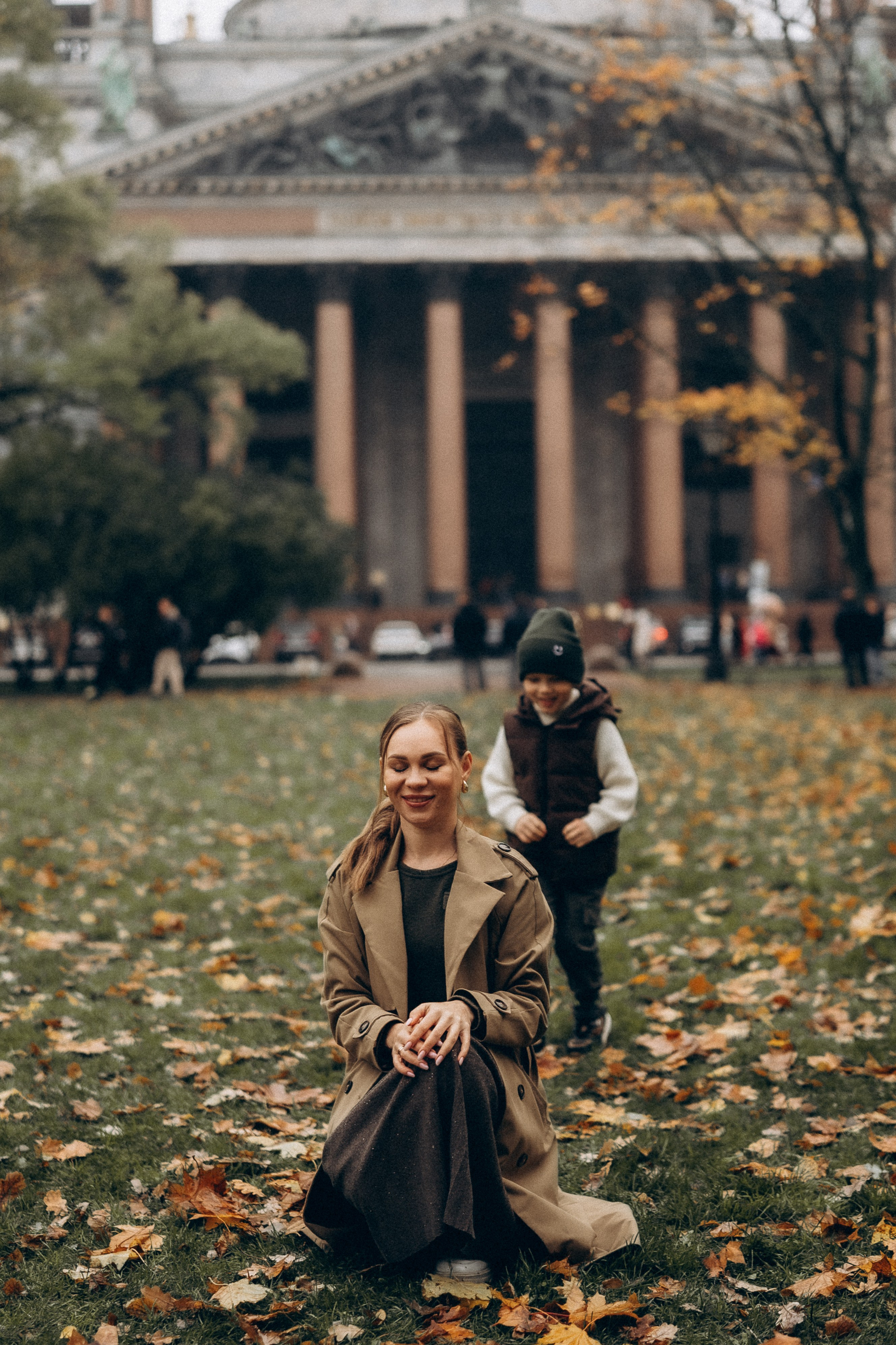 Осенняя семейная прогулка в центре Питера. Фотограф ПИТЕР СПБ Надежда Баранова