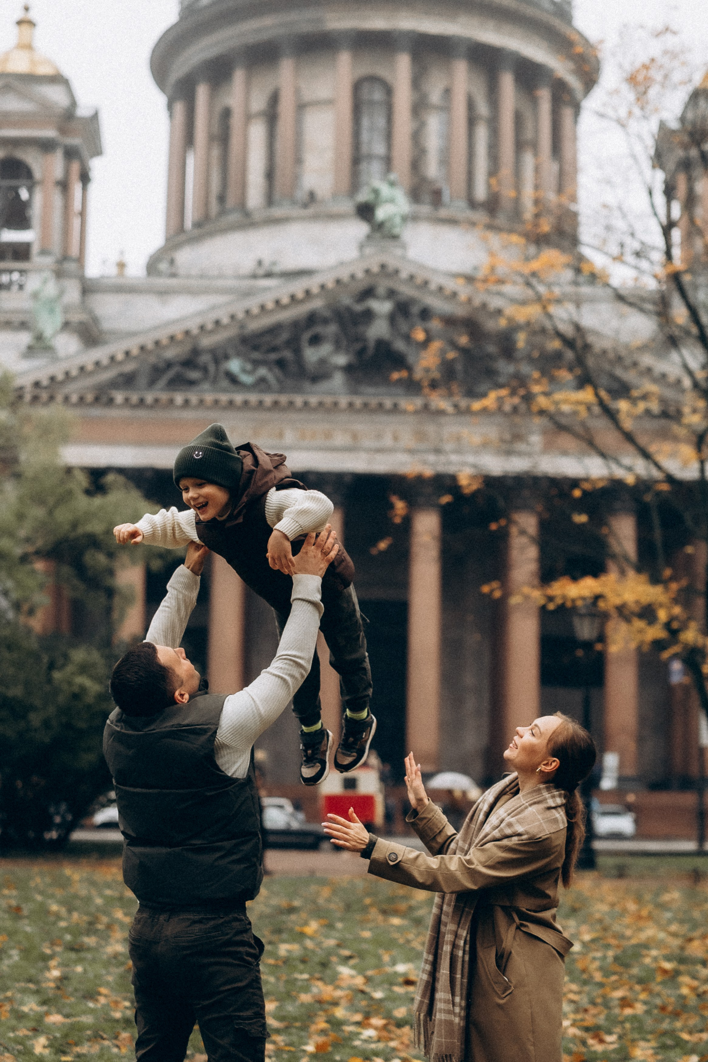 Осенняя семейная прогулка в центре Питера. Фотограф ПИТЕР СПБ Надежда Баранова