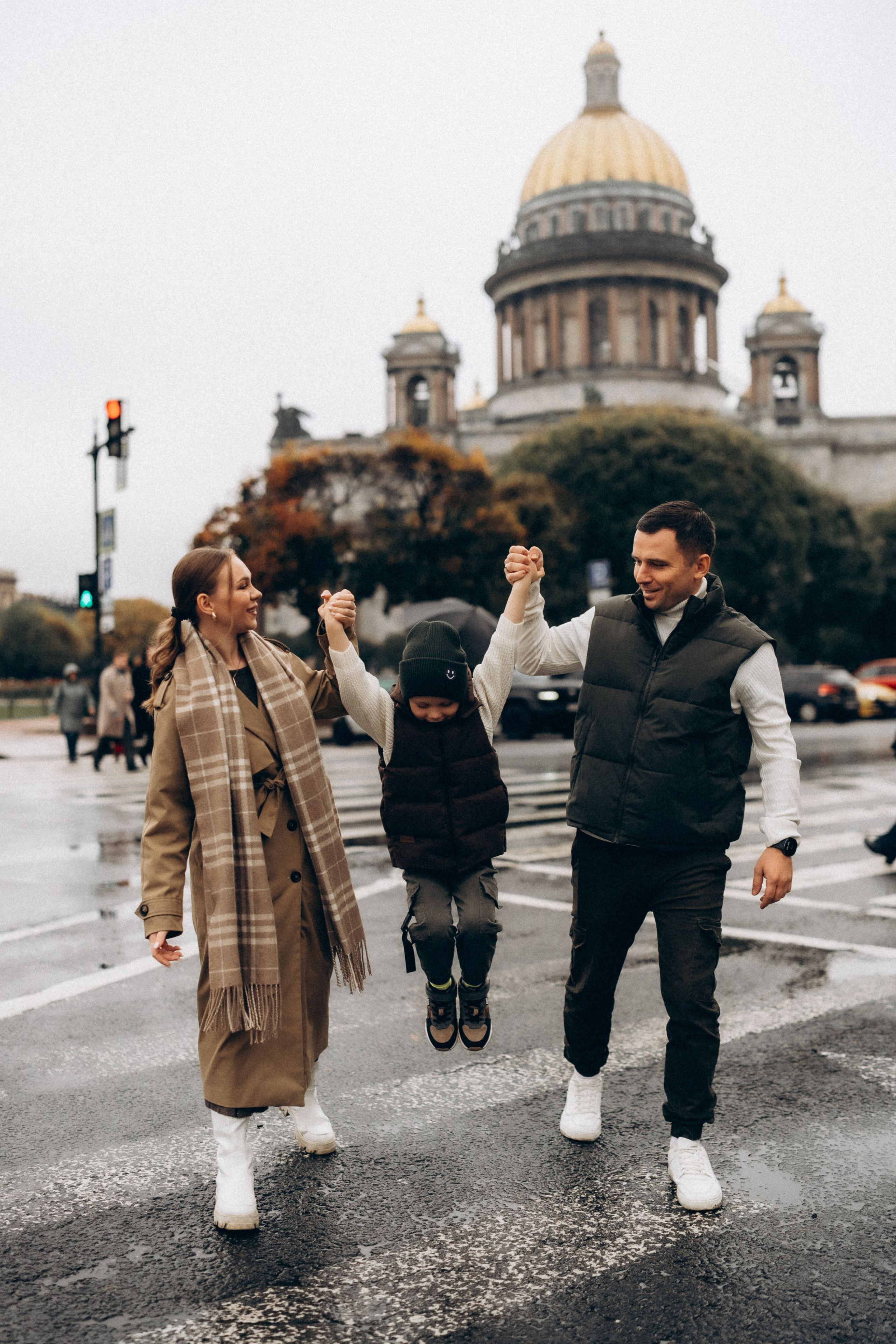Осенняя семейная прогулка в центре Питера. Фотограф ПИТЕР СПБ Надежда Баранова