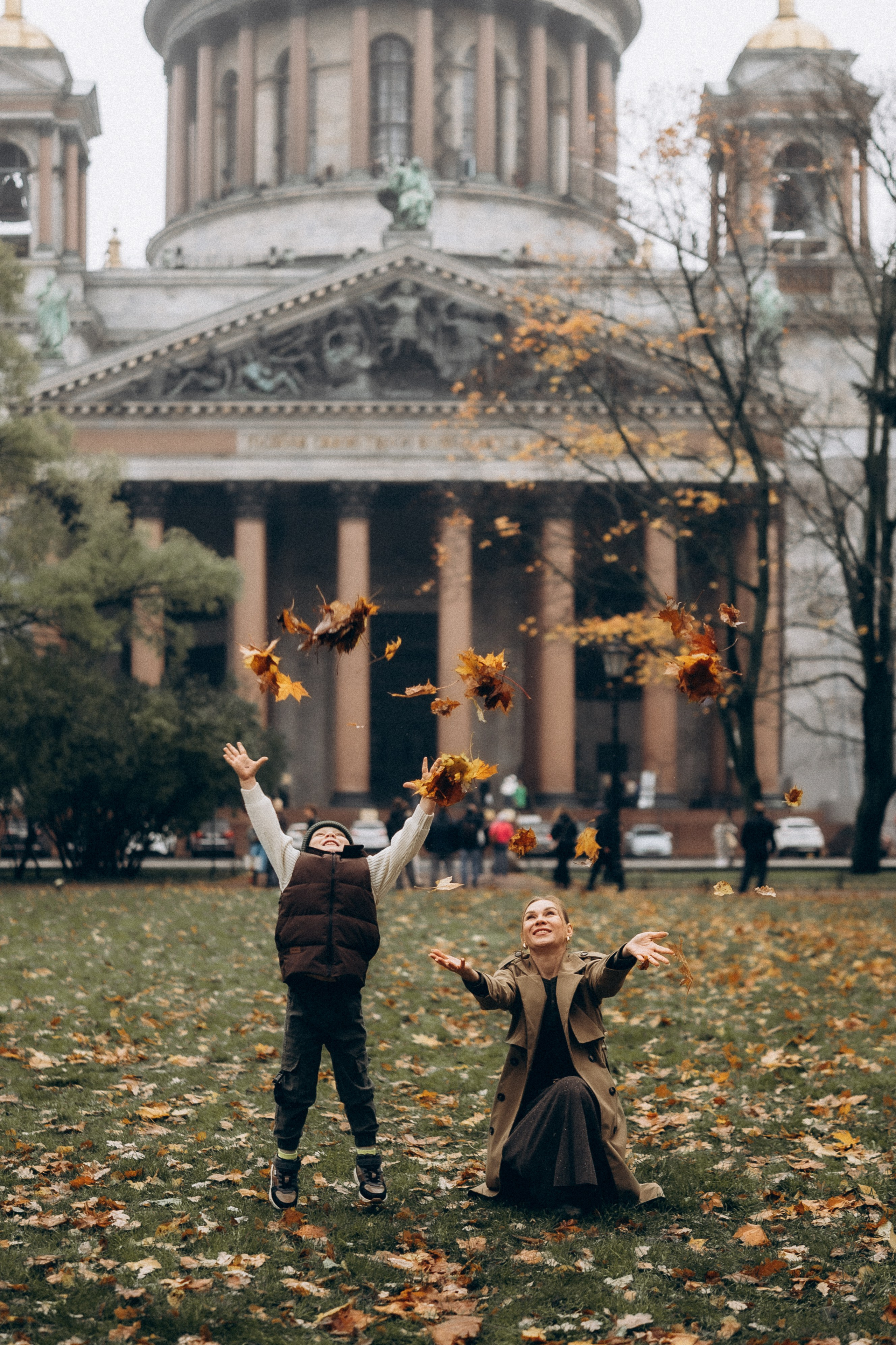 Осенняя семейная прогулка в центре Питера. Фотограф ПИТЕР СПБ Надежда Баранова