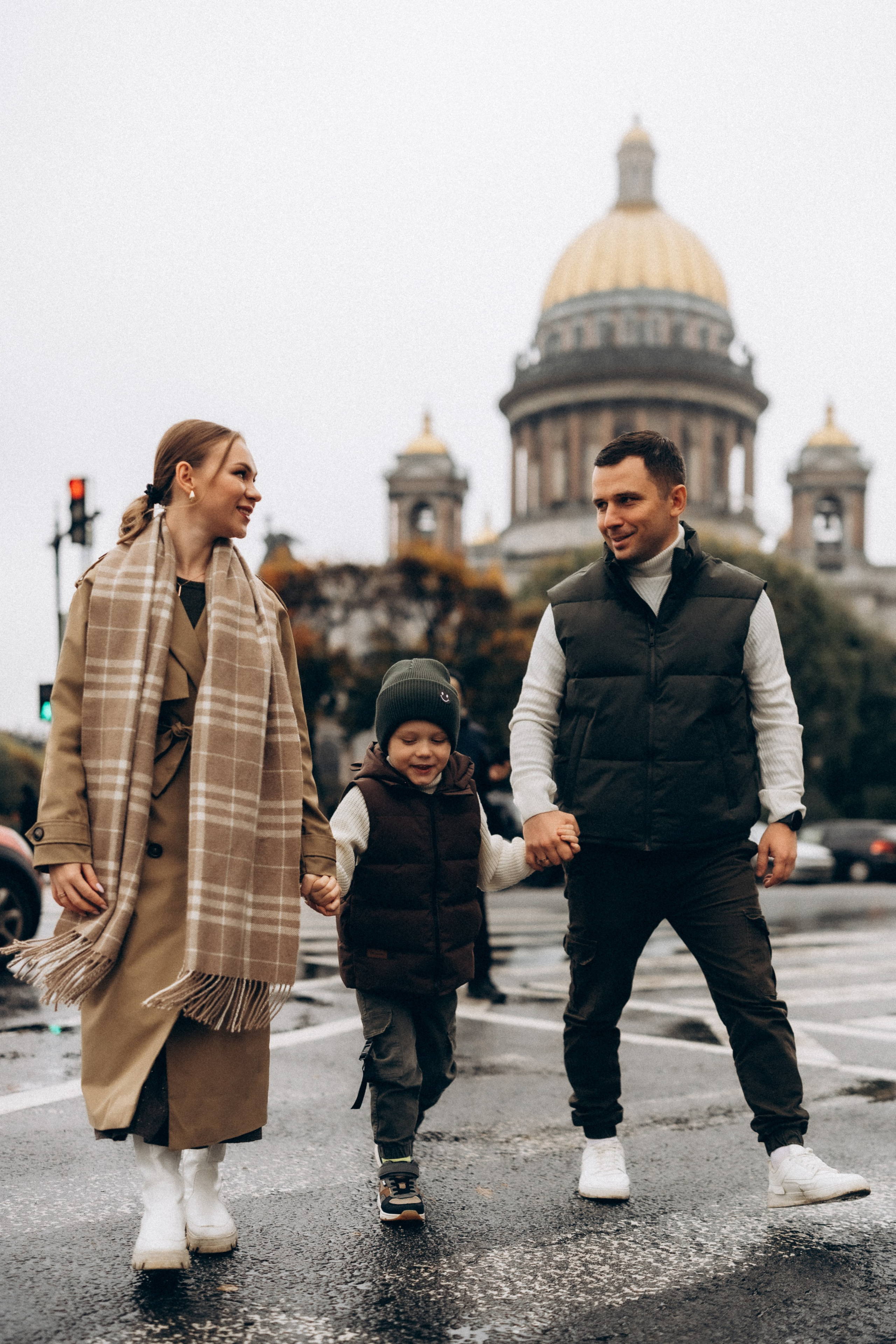 Осенняя семейная прогулка в центре Питера. Фотограф ПИТЕР СПБ Надежда Баранова