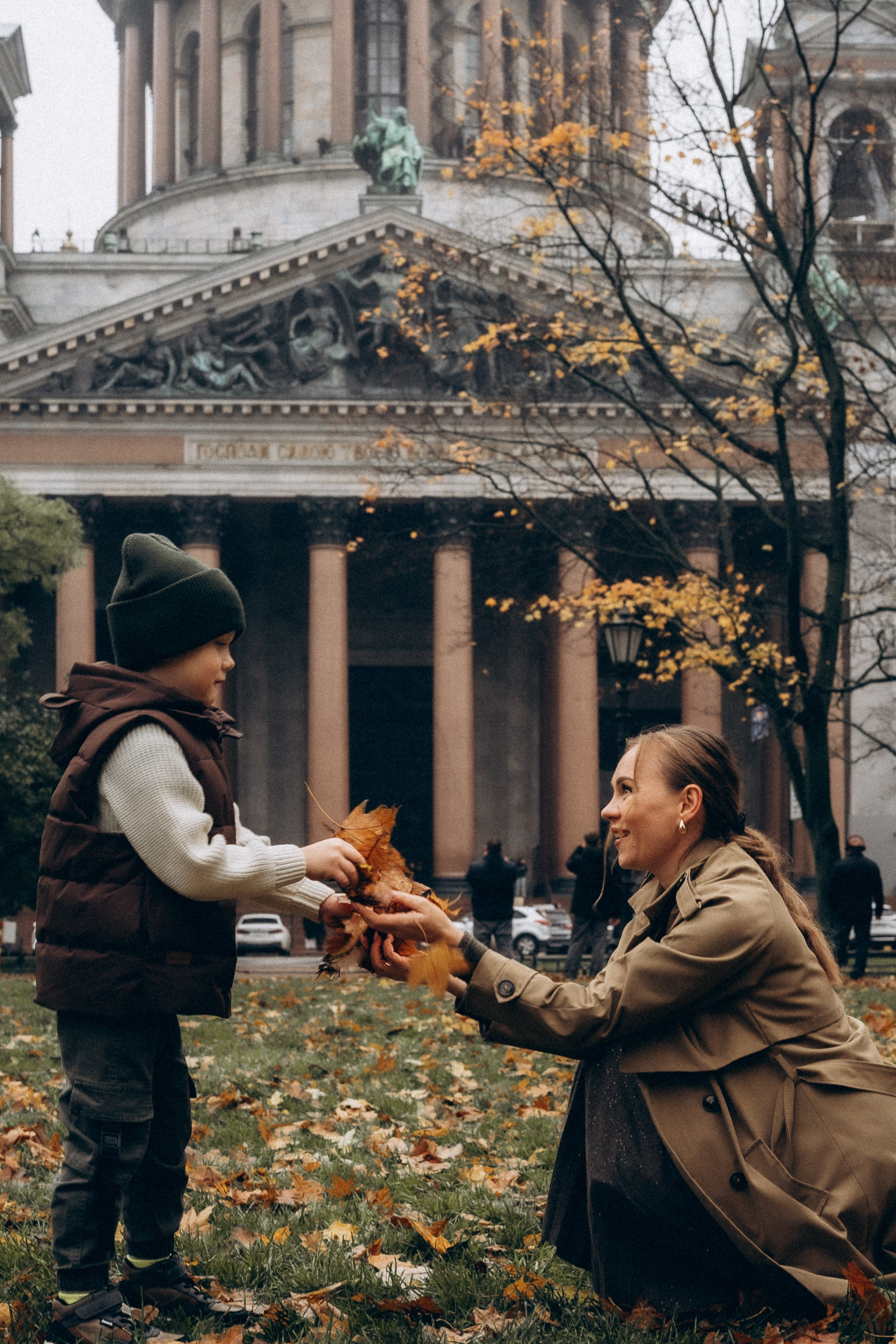 Осенняя семейная прогулка в центре Питера. Фотограф ПИТЕР СПБ Надежда Баранова