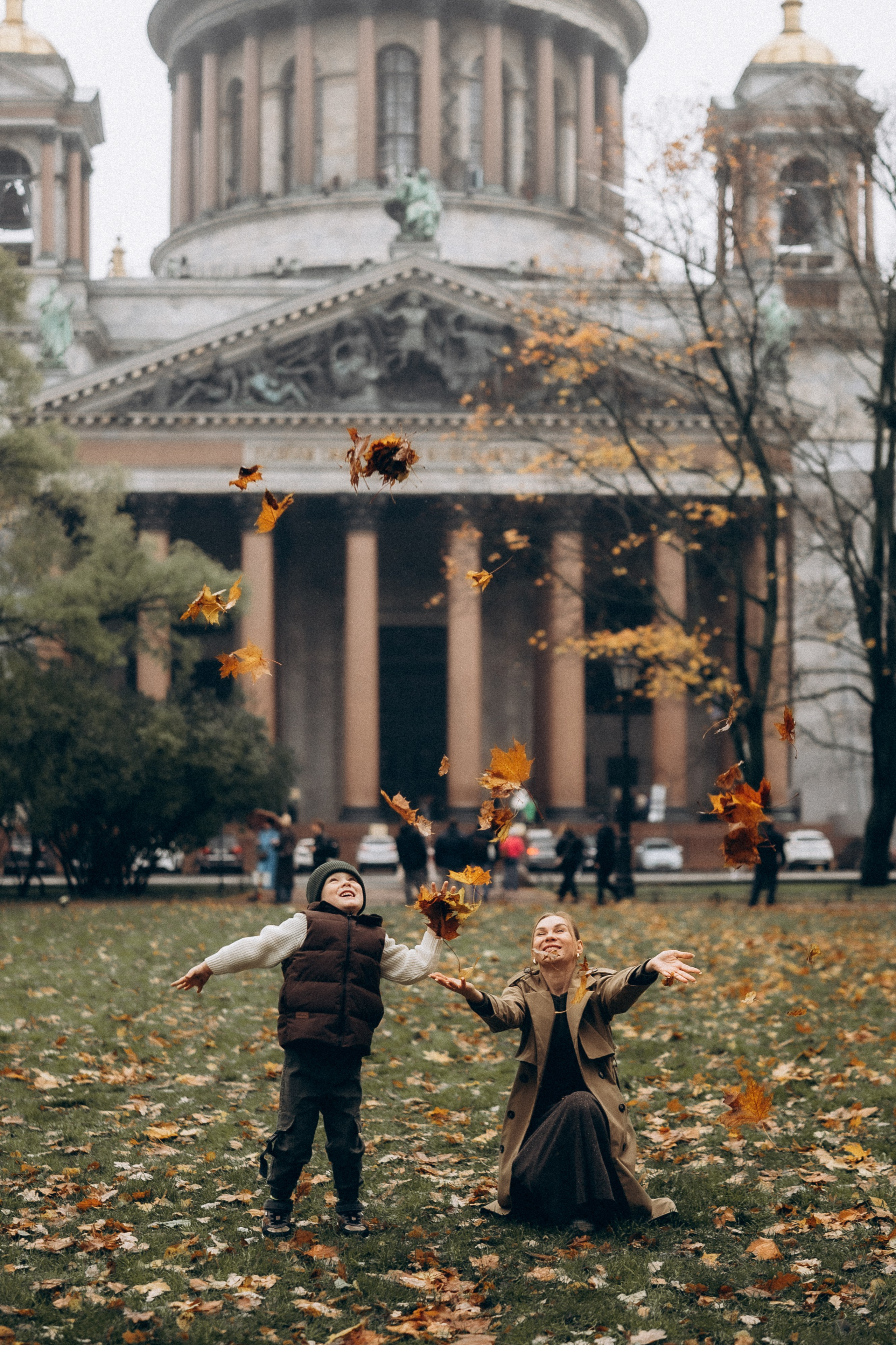 Осенняя семейная прогулка в центре Питера. Фотограф ПИТЕР СПБ Надежда Баранова