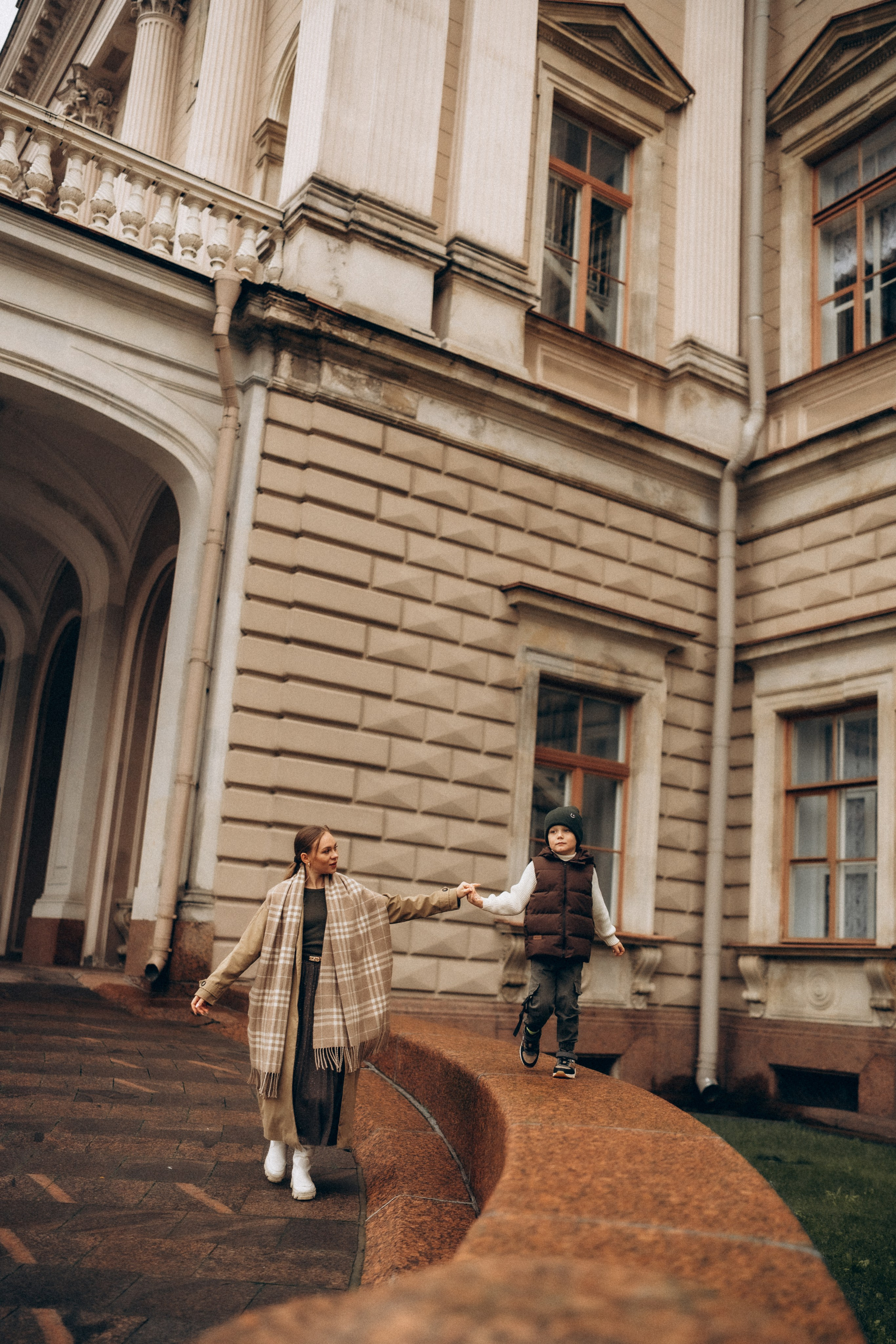 Осенняя семейная прогулка в центре Питера. Фотограф ПИТЕР СПБ Надежда Баранова